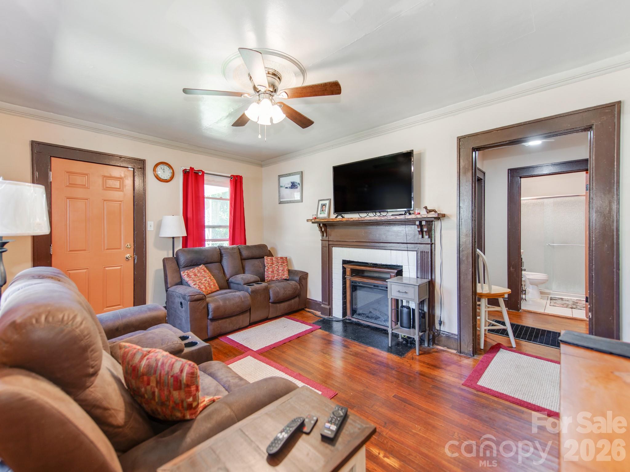 Single Family Residence at 734 Tanglewood Drive, Salisbury, photo 8 of 26