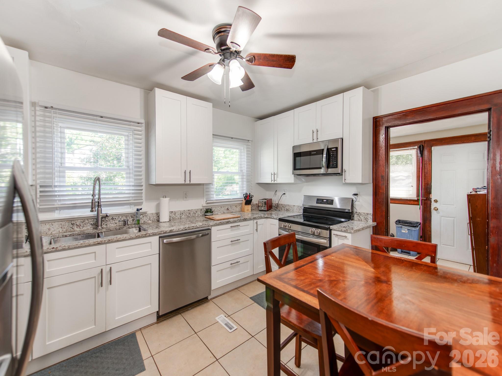 Single Family Residence at 734 Tanglewood Drive, Salisbury, photo 10 of 26