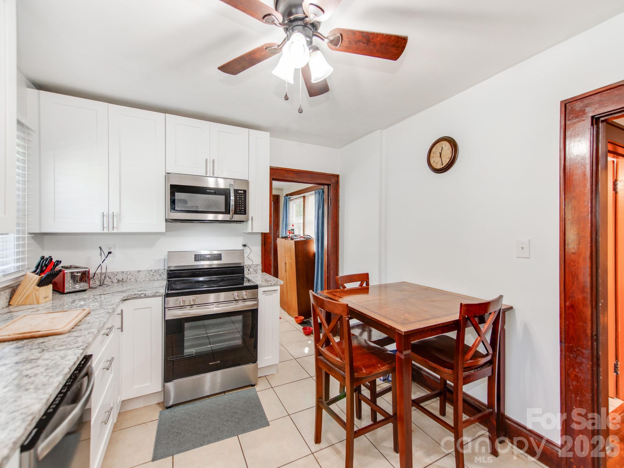 Single Family Residence at 734 Tanglewood Drive, Salisbury, photo 12 of 26