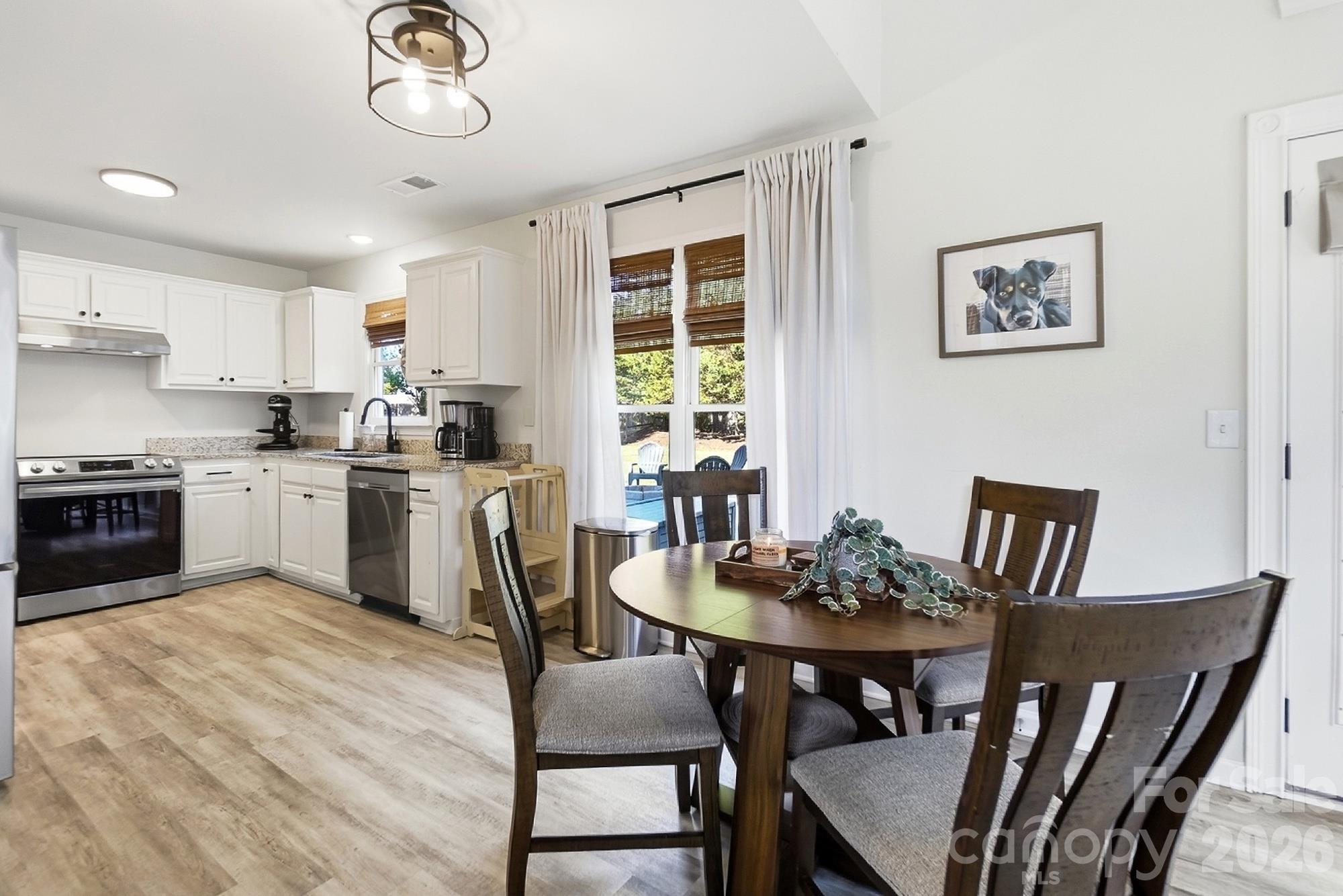 Single Family Residence at 127 Sea Island Boulevard, Fort Mill, photo 12 of 39