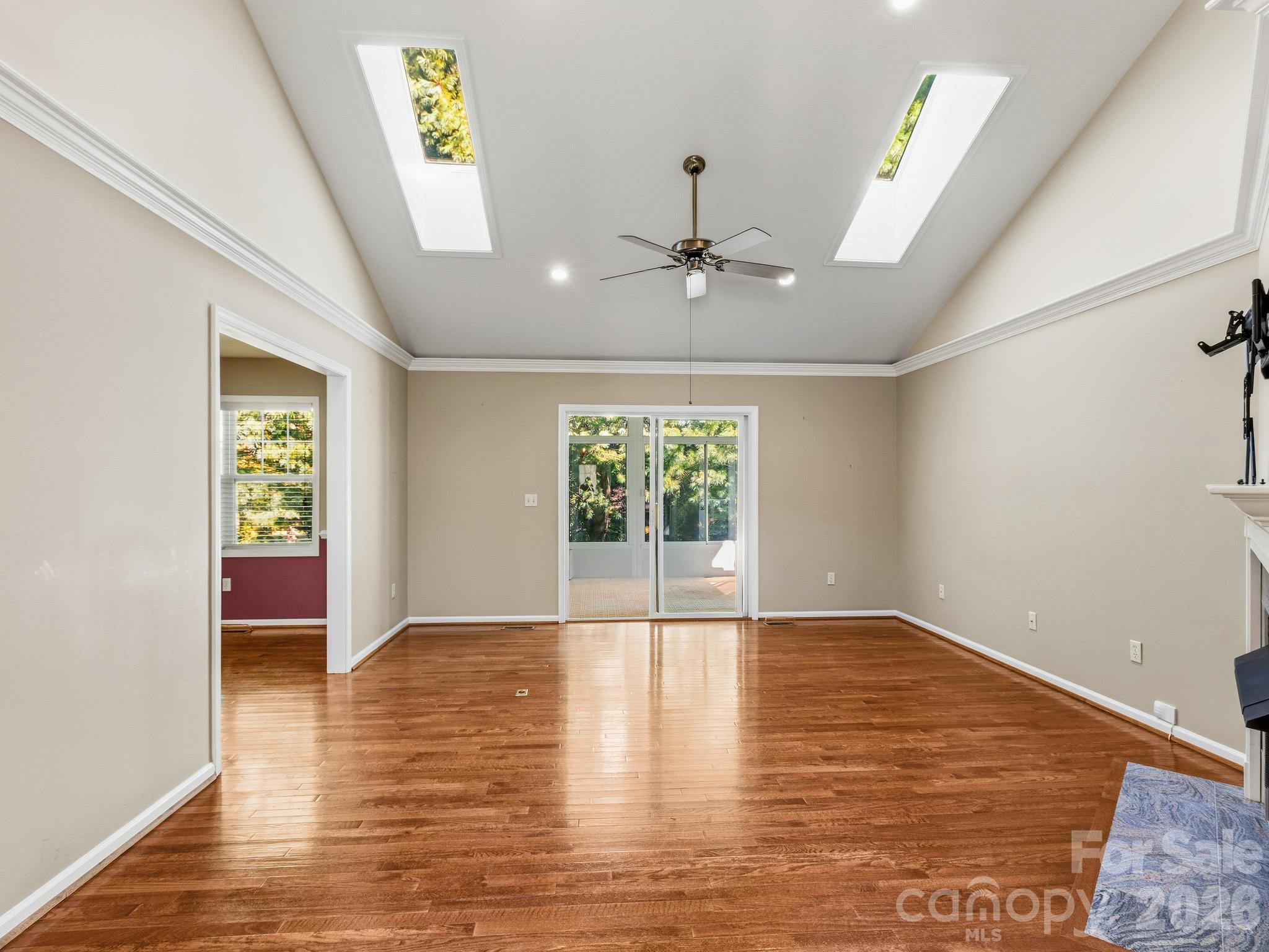 Townhouse at 286 Charlestown Drive, Hendersonville, photo 2 of 30