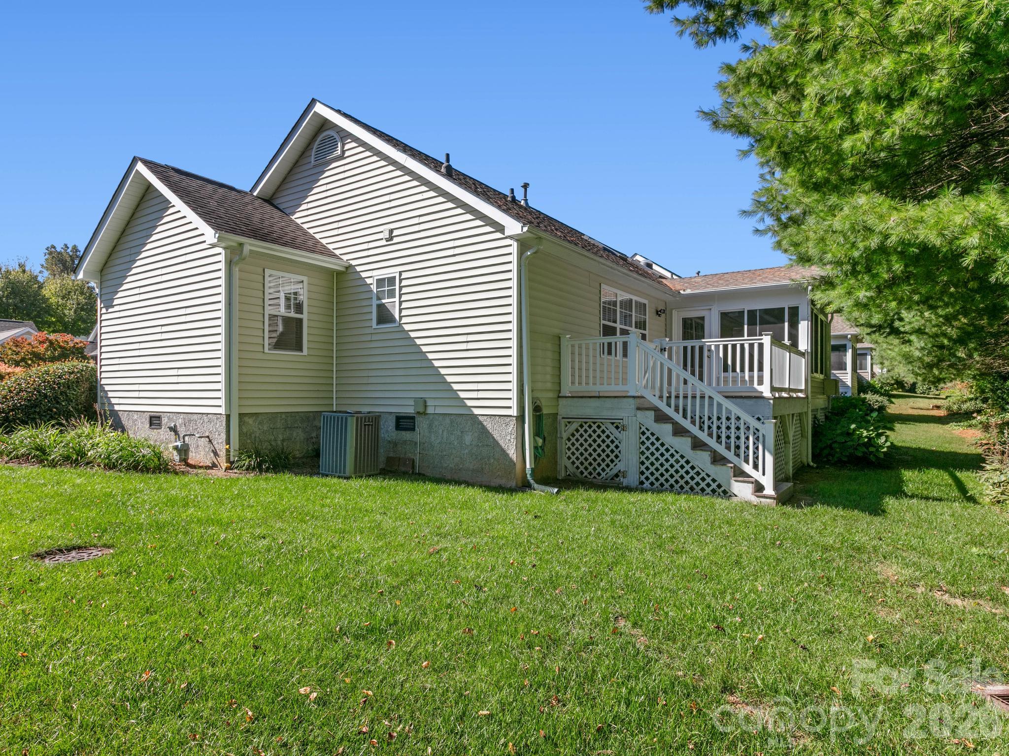 Townhouse at 286 Charlestown Drive, Hendersonville, photo 29 of 30