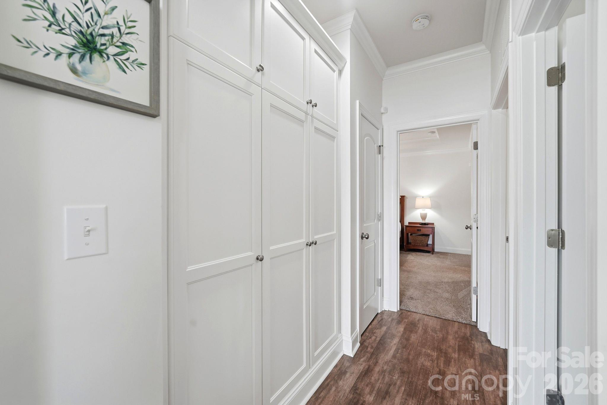 Custom cabinets - 108 Damsire Court, Mooresville