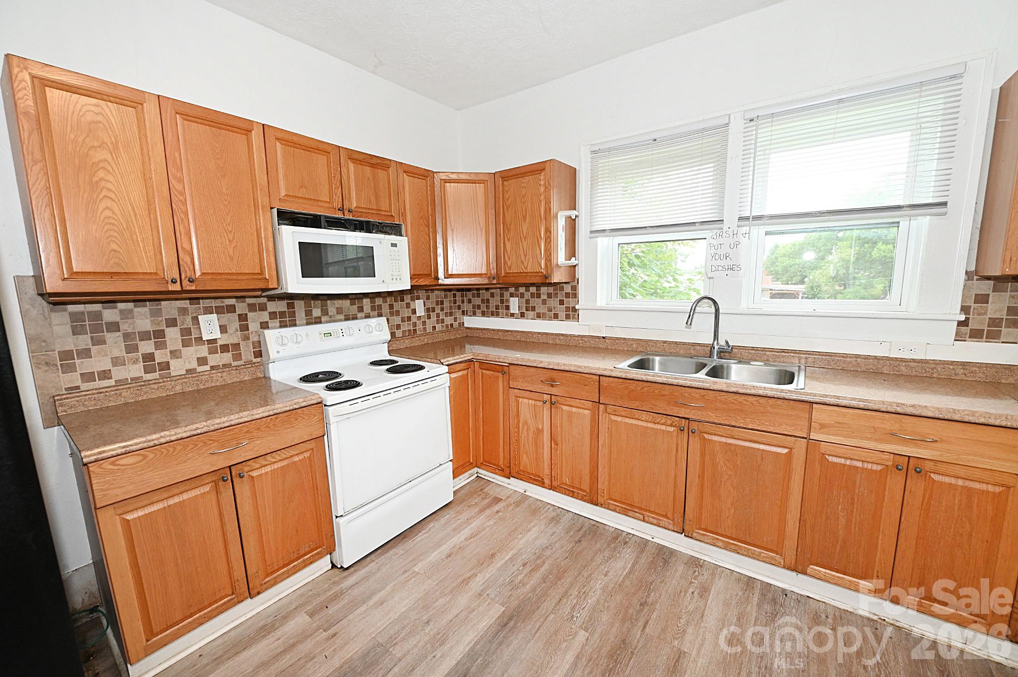 Single Family Residence at 755 2nd Avenue SW, Hickory, photo 9 of 24