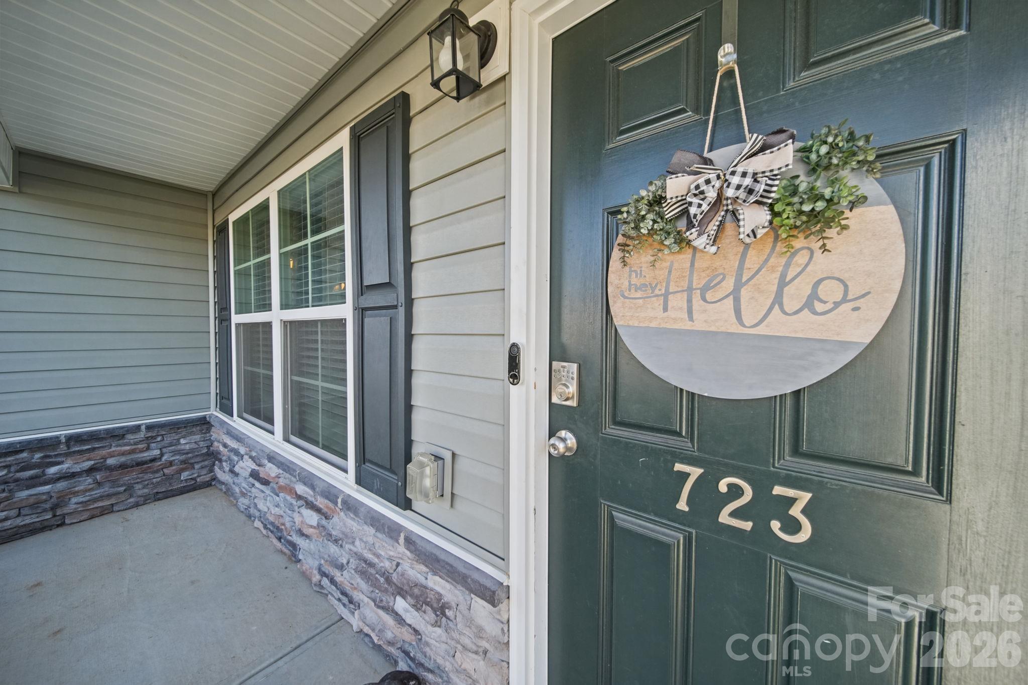 Single Family Residence at 723 Quail Lane, Lexington, photo 2 of 15