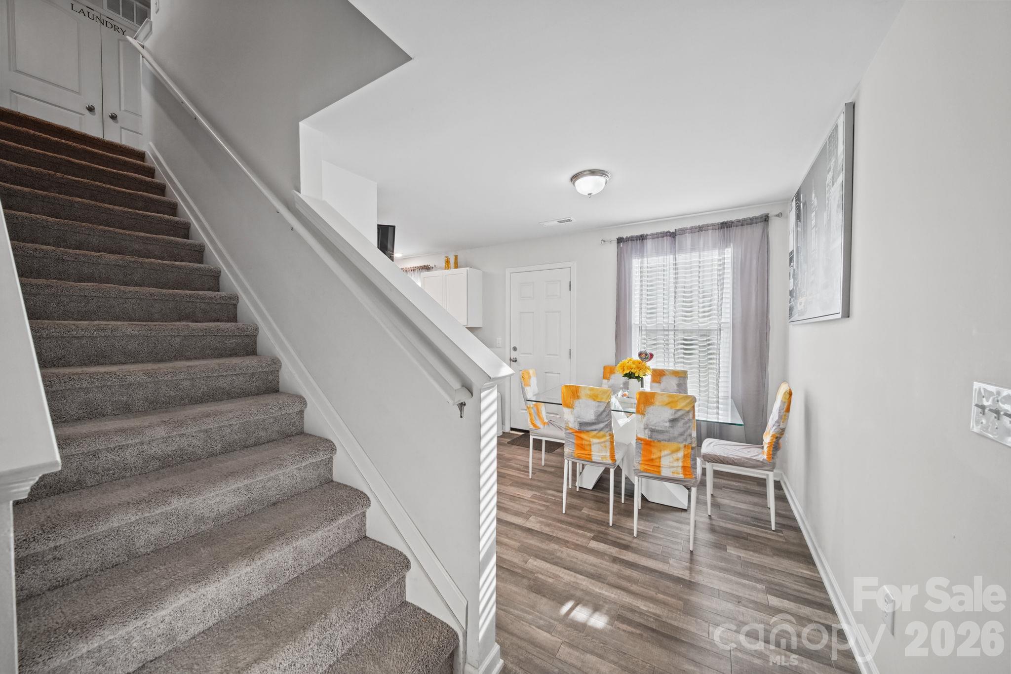 Single Family Residence at 723 Quail Lane, Lexington, photo 6 of 15