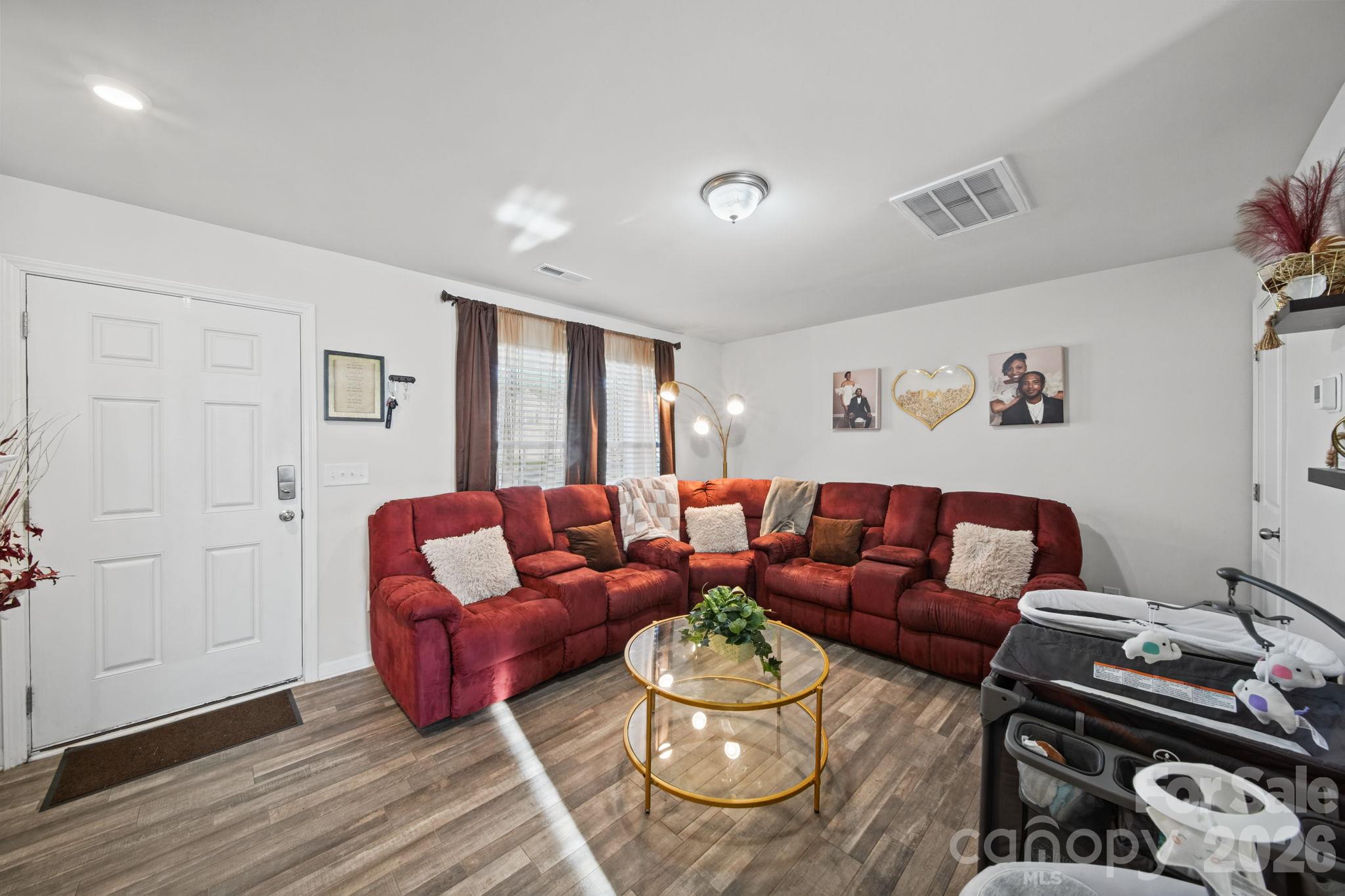 Living Room - 723 Quail Lane, Lexington