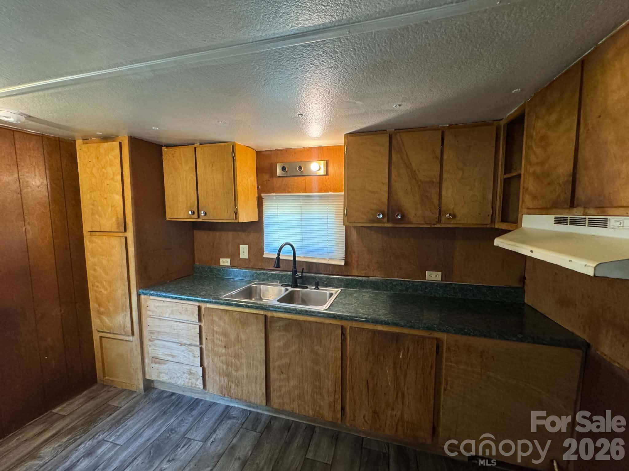 Single Family Residence at 118 Hamlet Place, Ronda, photo 7 of 35