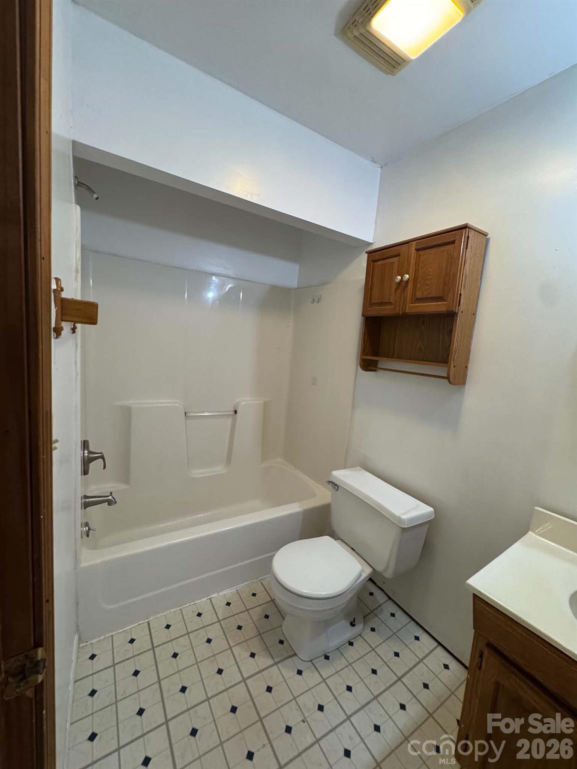 Single Family Residence at 118 Hamlet Place, Ronda, photo 15 of 35
