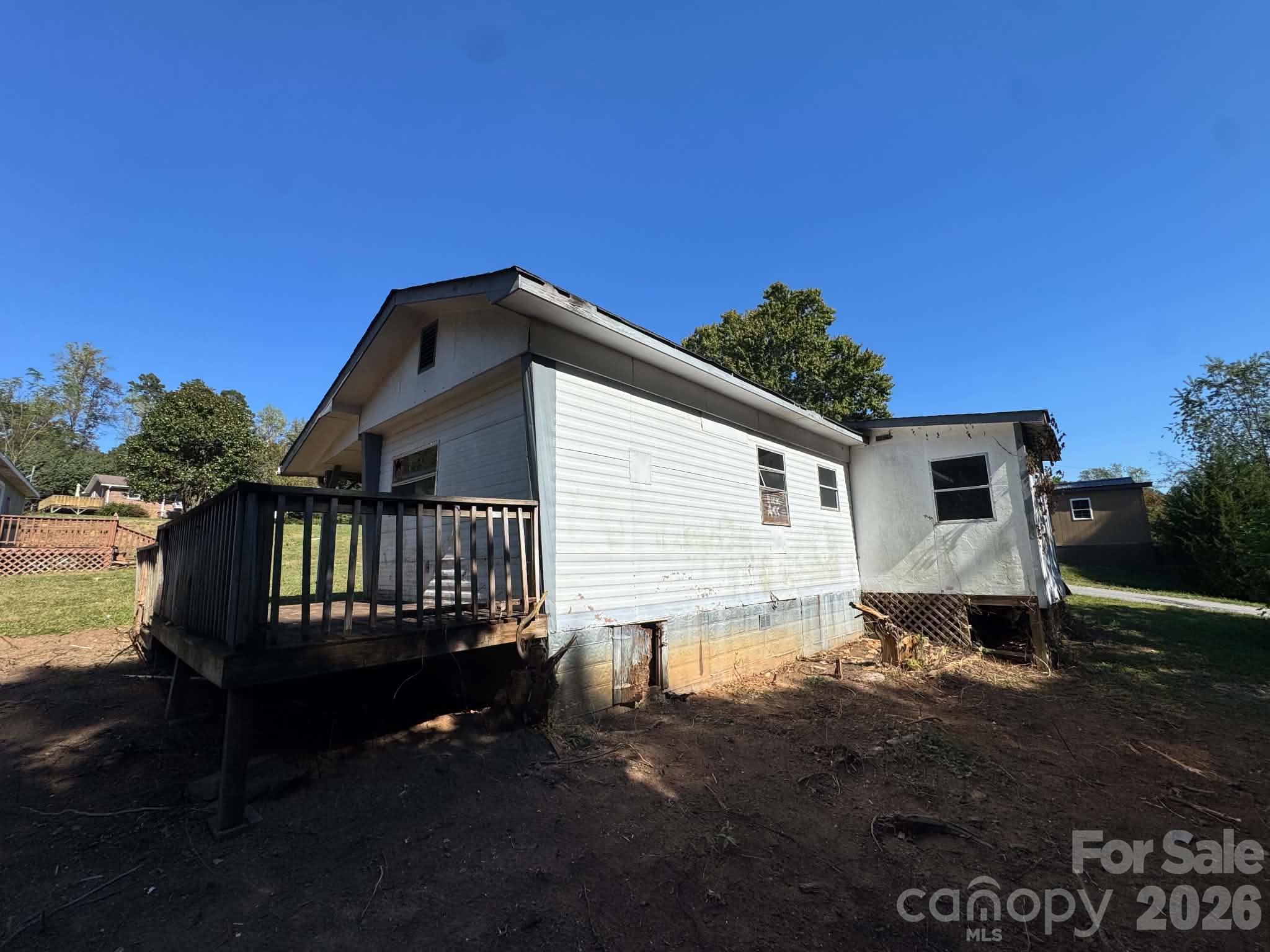 Single Family Residence at 118 Hamlet Place, Ronda, photo 25 of 35