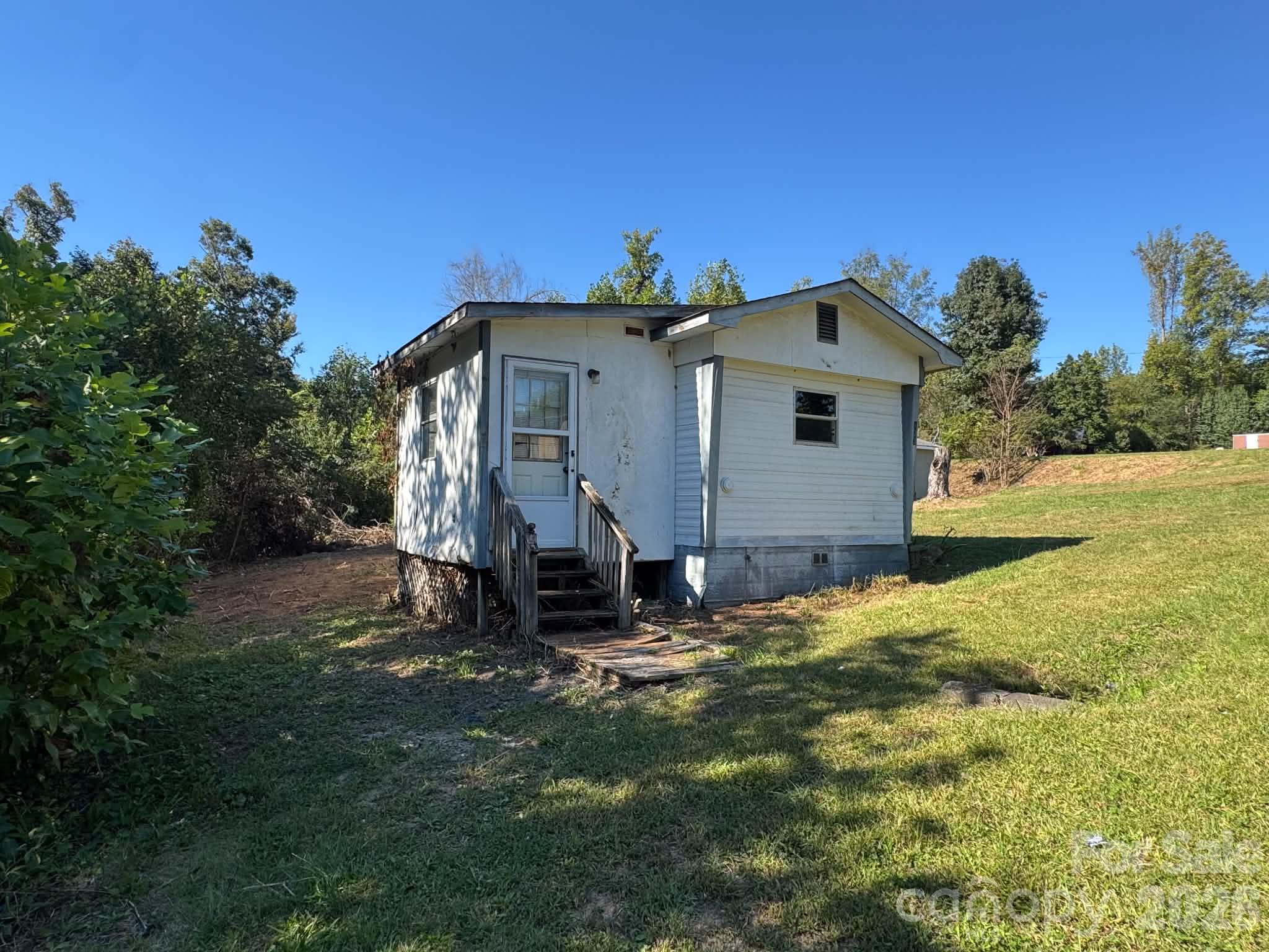 Single Family Residence at 118 Hamlet Place, Ronda, photo 26 of 35