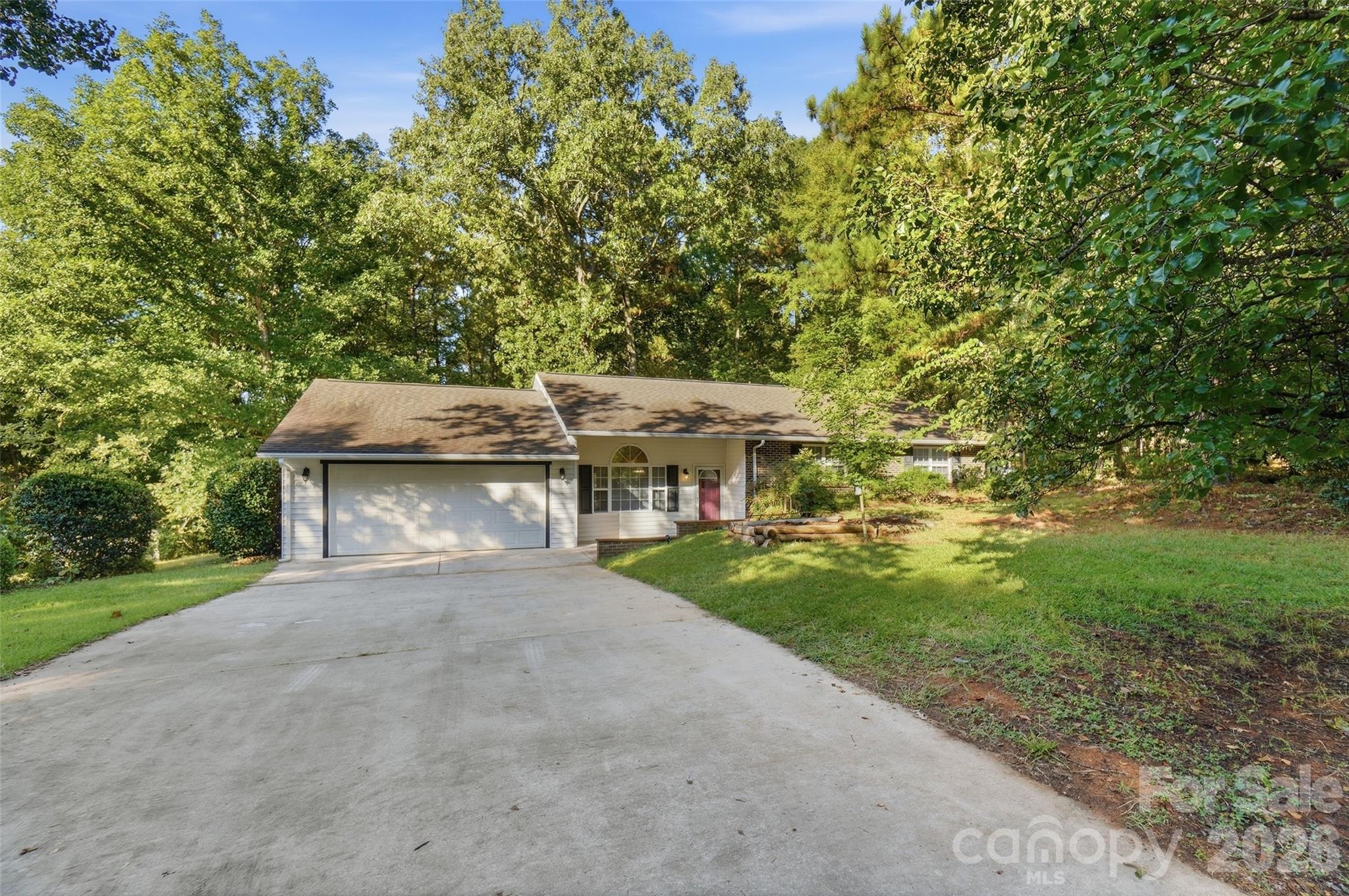 Single Family Residence at 8004 Agape Lane, Waxhaw, photo 3 of 45