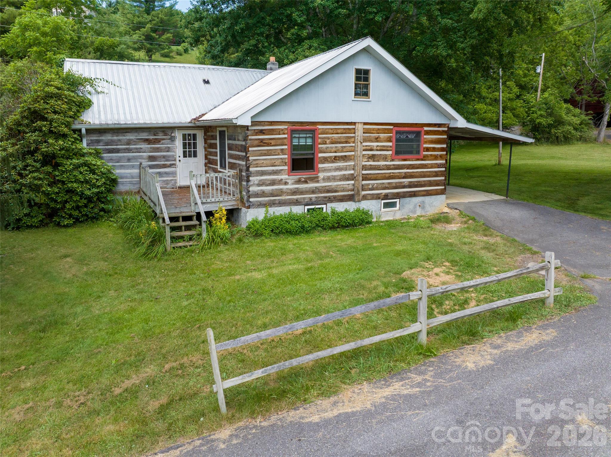 3 bed 2 full bath Guest house. Near the barn with a silo, plus chicken coops housing thriving, egg-laying hens. - 316 Stevenson Cove Road, Waynesville