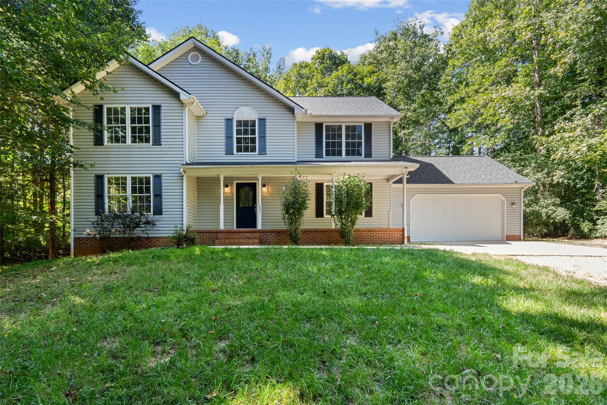Single Family Residence at 8327 Loma Linda Loop, Waxhaw, photo 2 of 40