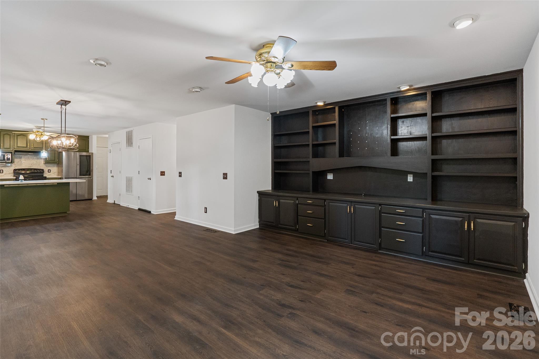 Single Family Residence at 8327 Loma Linda Loop, Waxhaw, photo 10 of 40