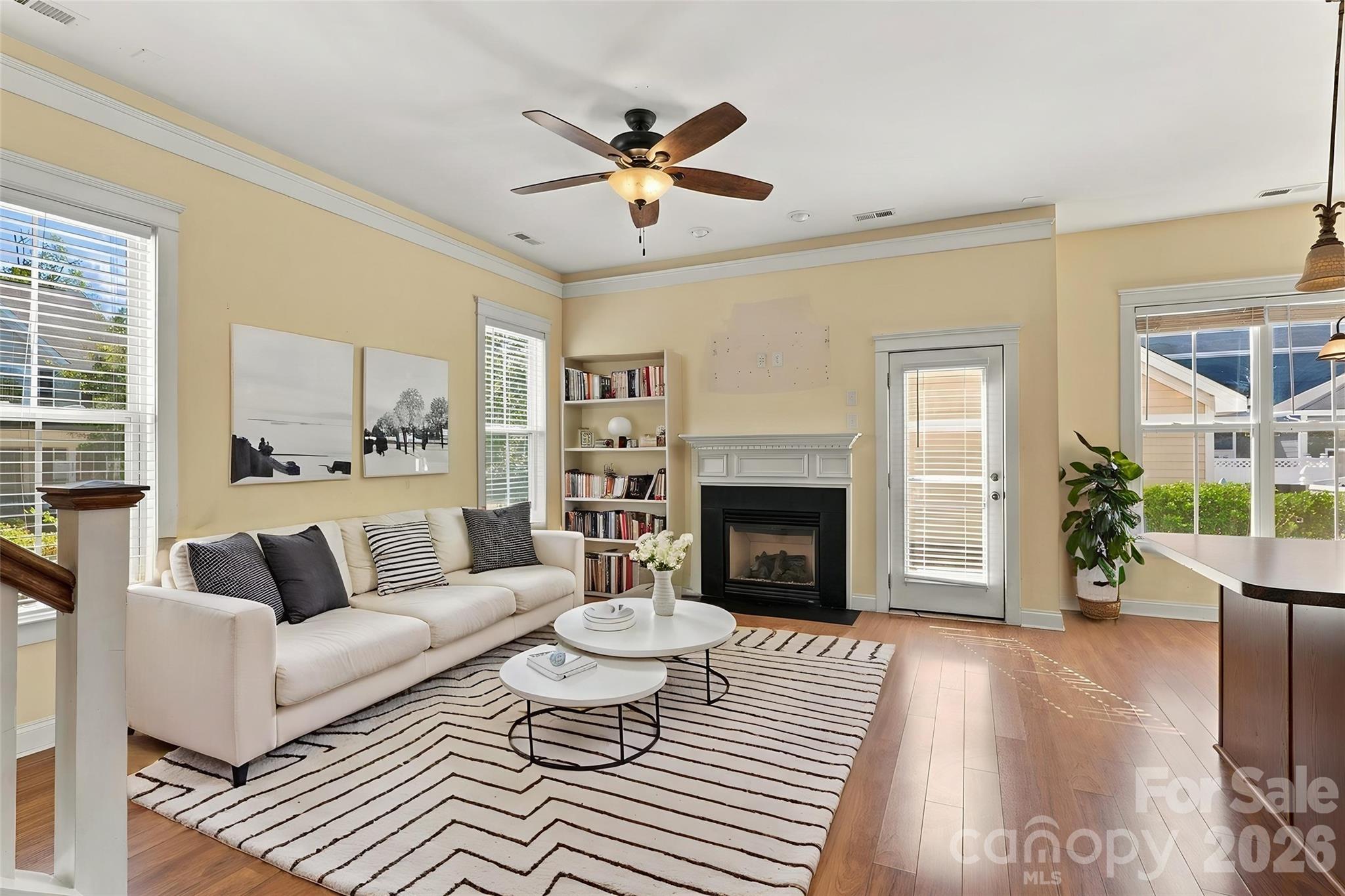 Single Family Residence at 16411 Leavitt Lane, Davidson, photo 3 of 38