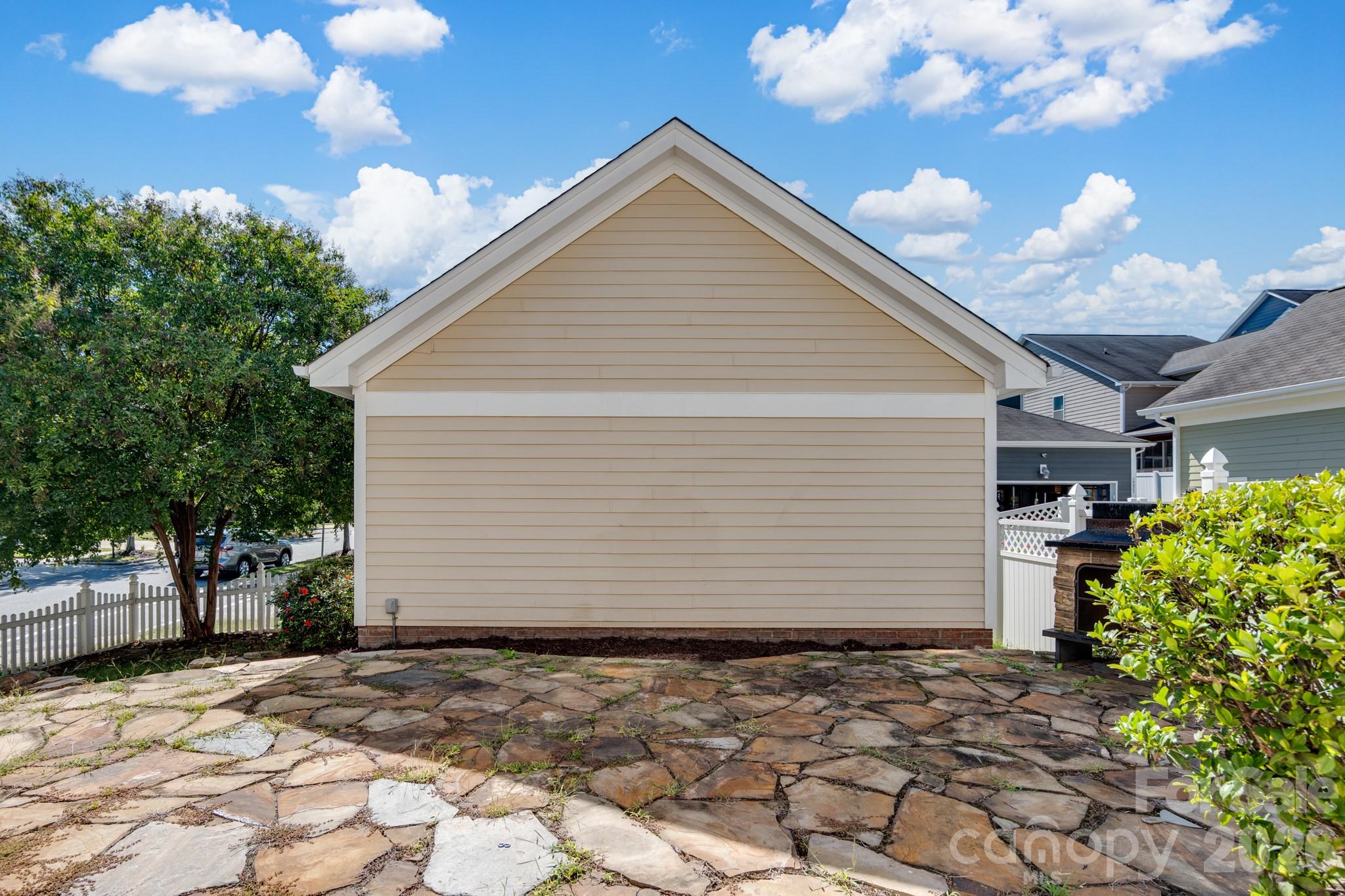 Single Family Residence at 16411 Leavitt Lane, Davidson, photo 27 of 38