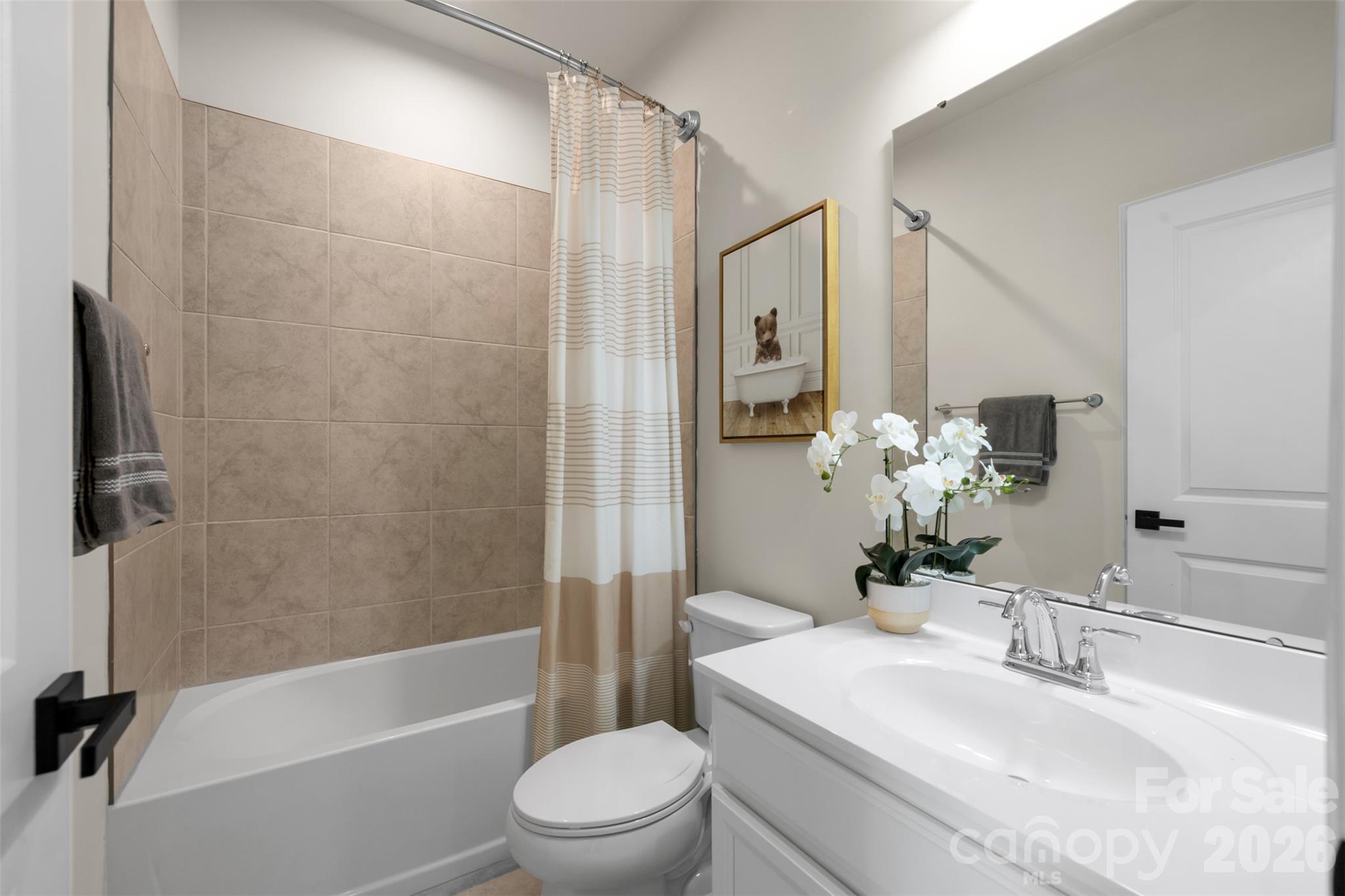 Townhouse at 2050 Dornoch Road, Tega Cay, photo 13 of 23