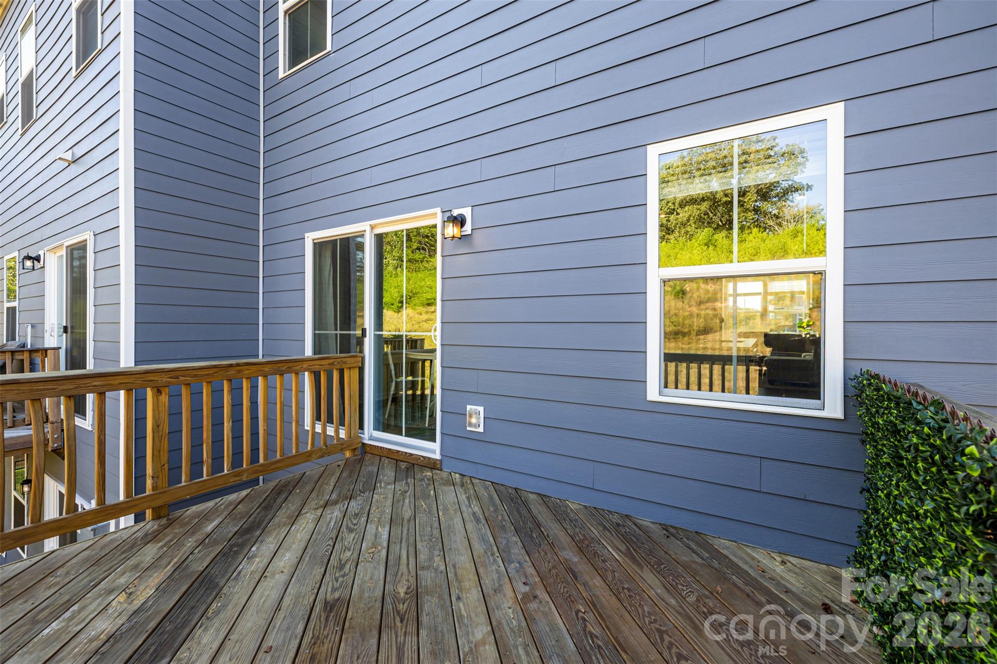 Townhouse at 2050 Dornoch Road, Tega Cay, photo 9 of 23