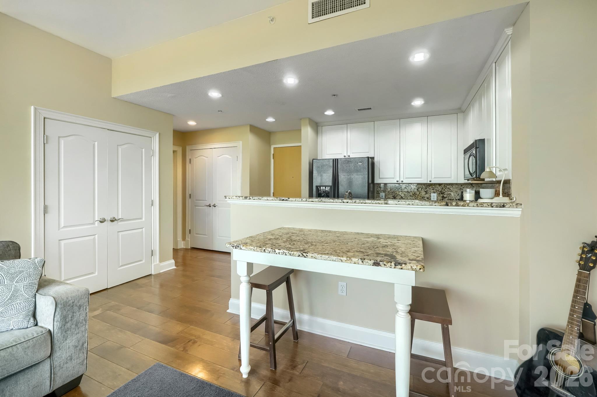 Condominium at 315 Arlington Avenue, Charlotte, photo 10 of 43