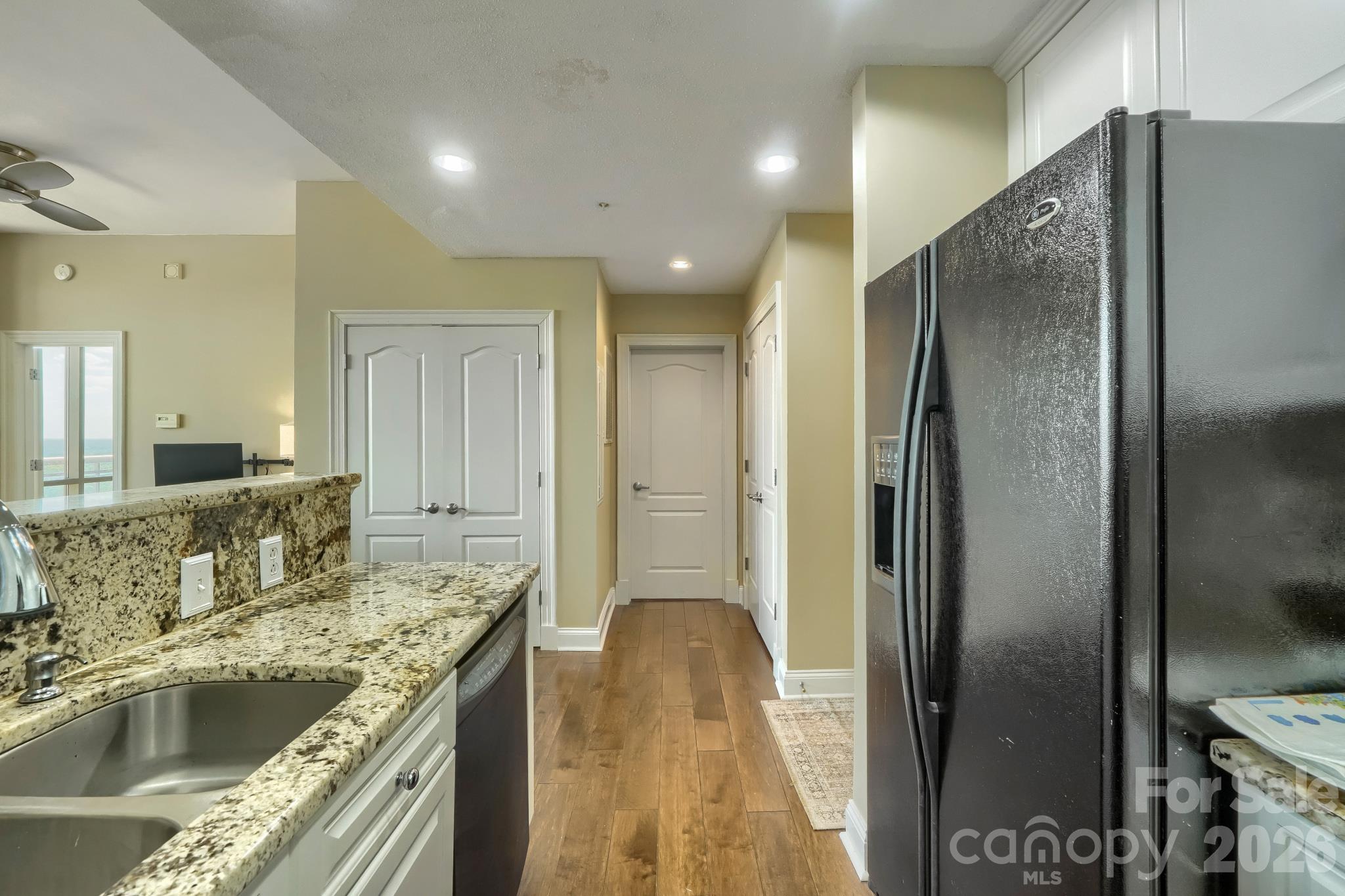 Condominium at 315 Arlington Avenue, Charlotte, photo 15 of 43