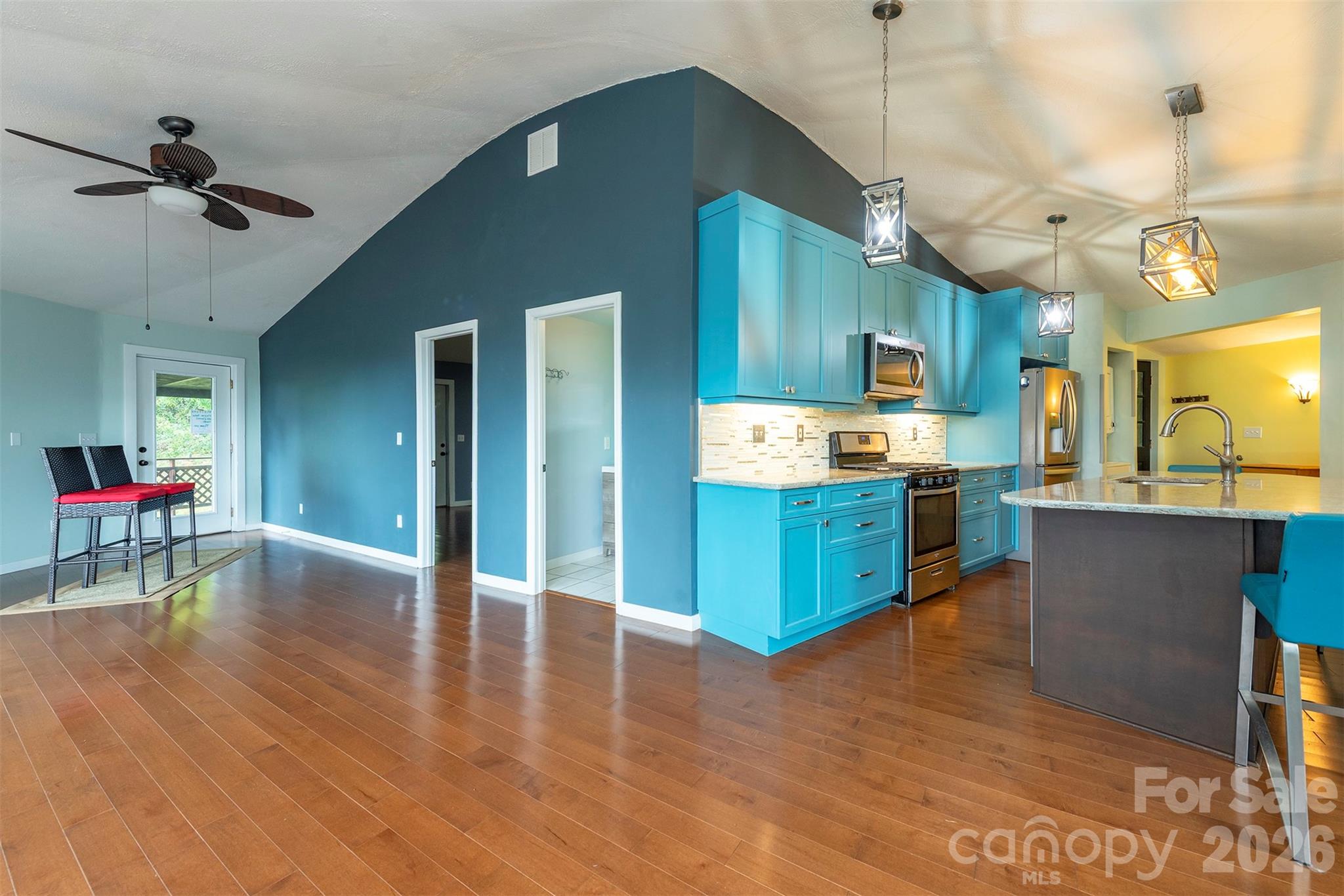 Renovated kitchen - 281 Bearwallow Trail, Leicester
