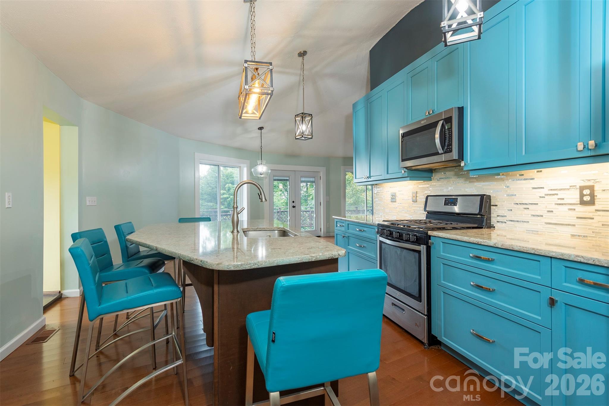 Renovated kitchen / Kitchen and dining area - 281 Bearwallow Trail, Leicester
