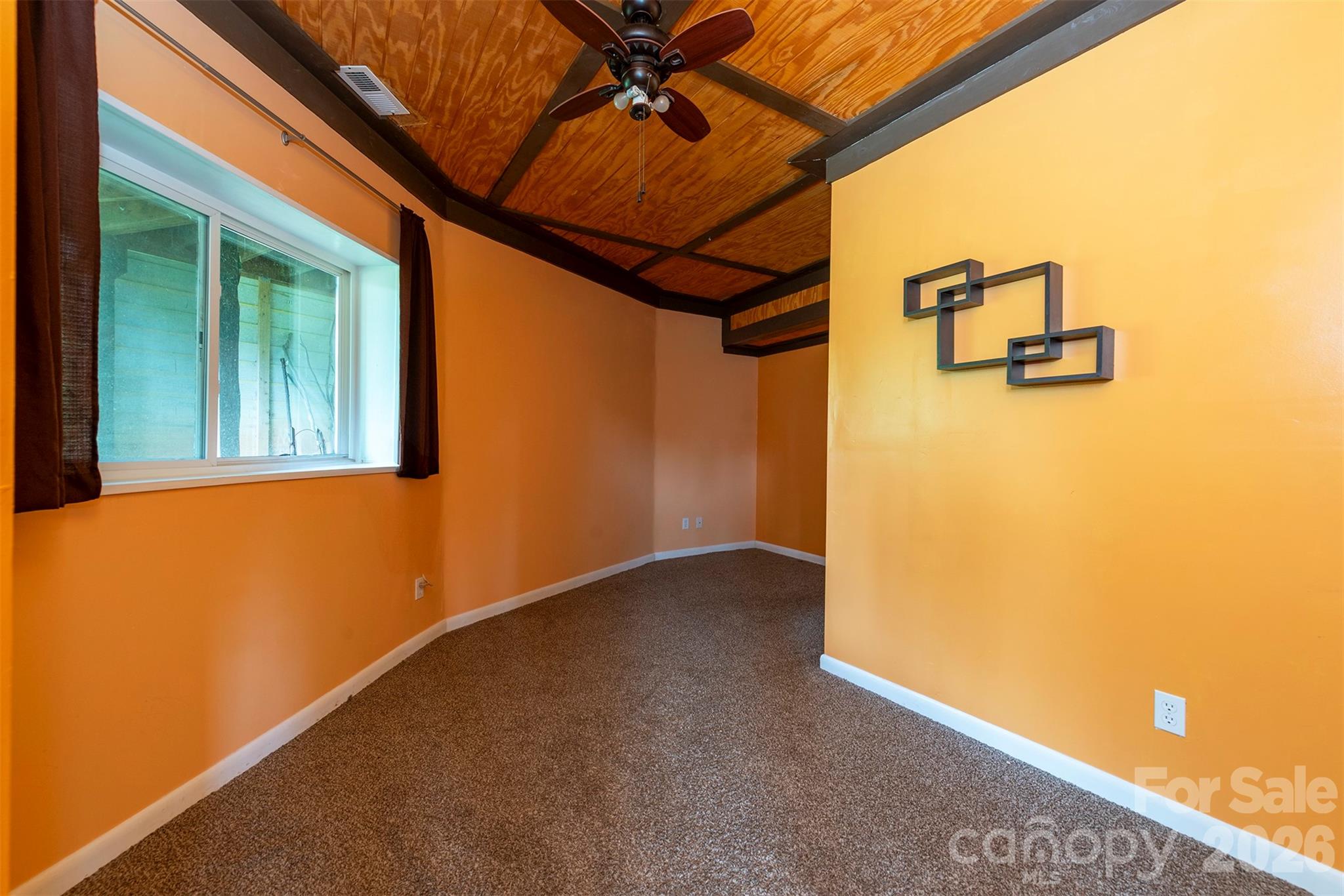 Lower-level bedroom 2 - 281 Bearwallow Trail, Leicester