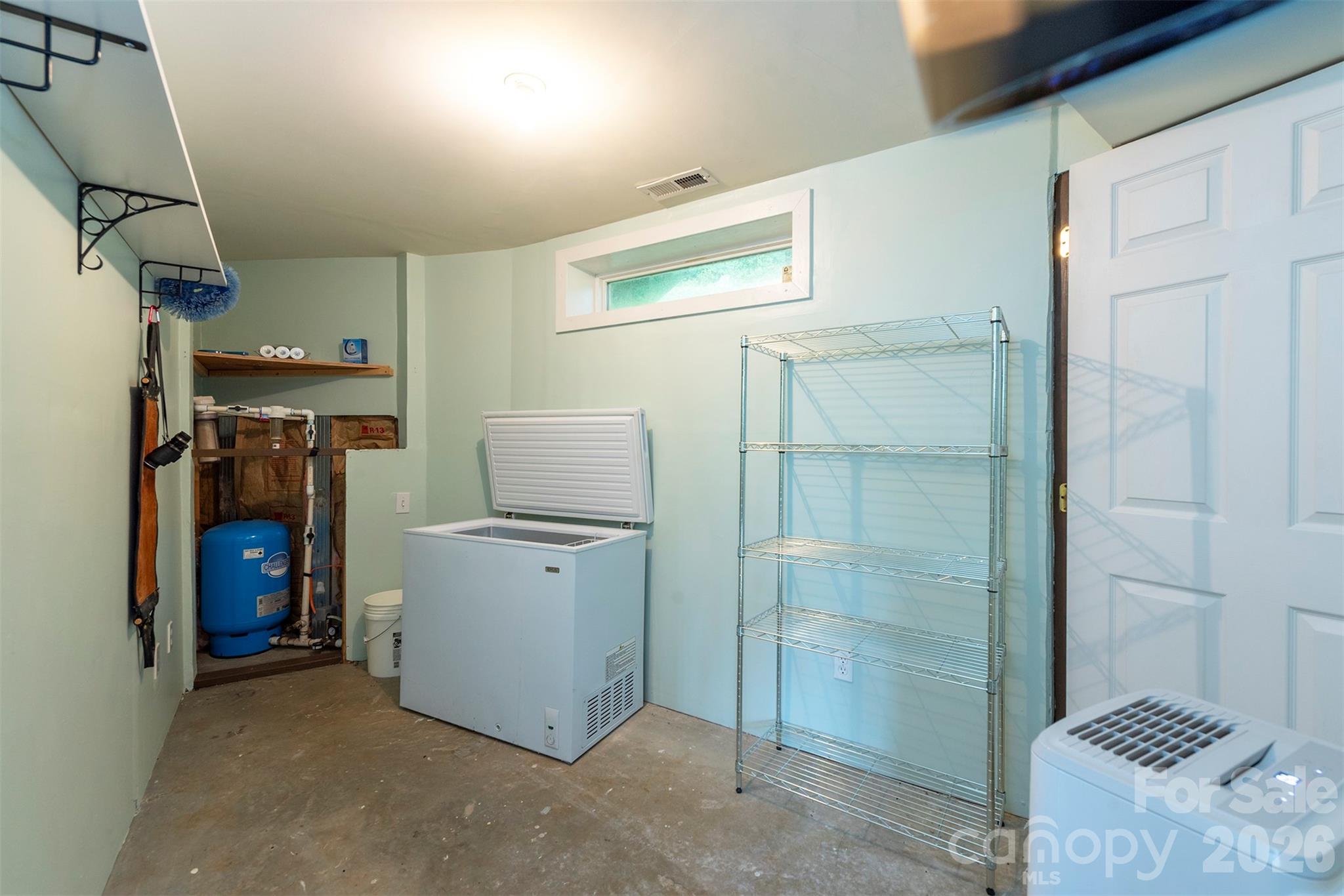 Storage room - 281 Bearwallow Trail, Leicester
