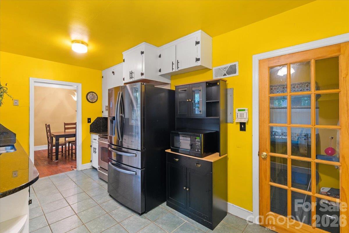 Single Family Residence at 1720 Flynwood Drive, Charlotte, photo 13 of 34