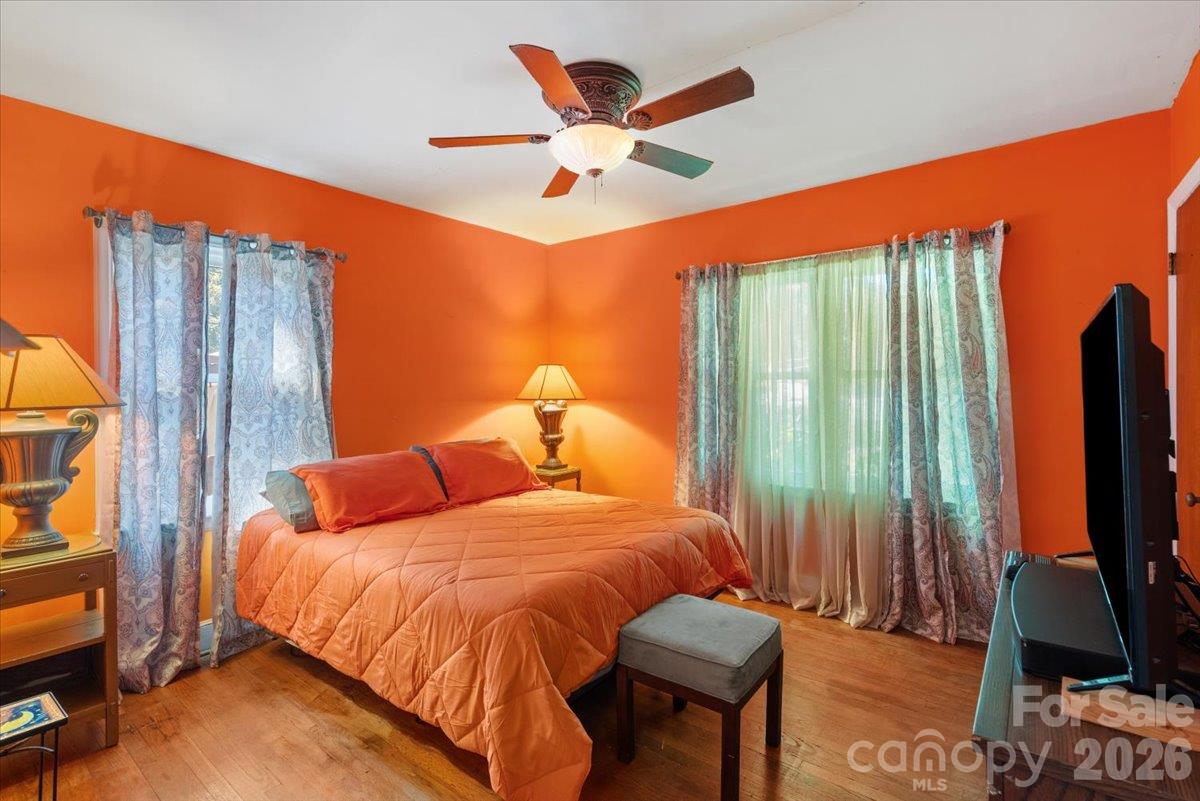 Single Family Residence at 1720 Flynwood Drive, Charlotte, photo 17 of 34