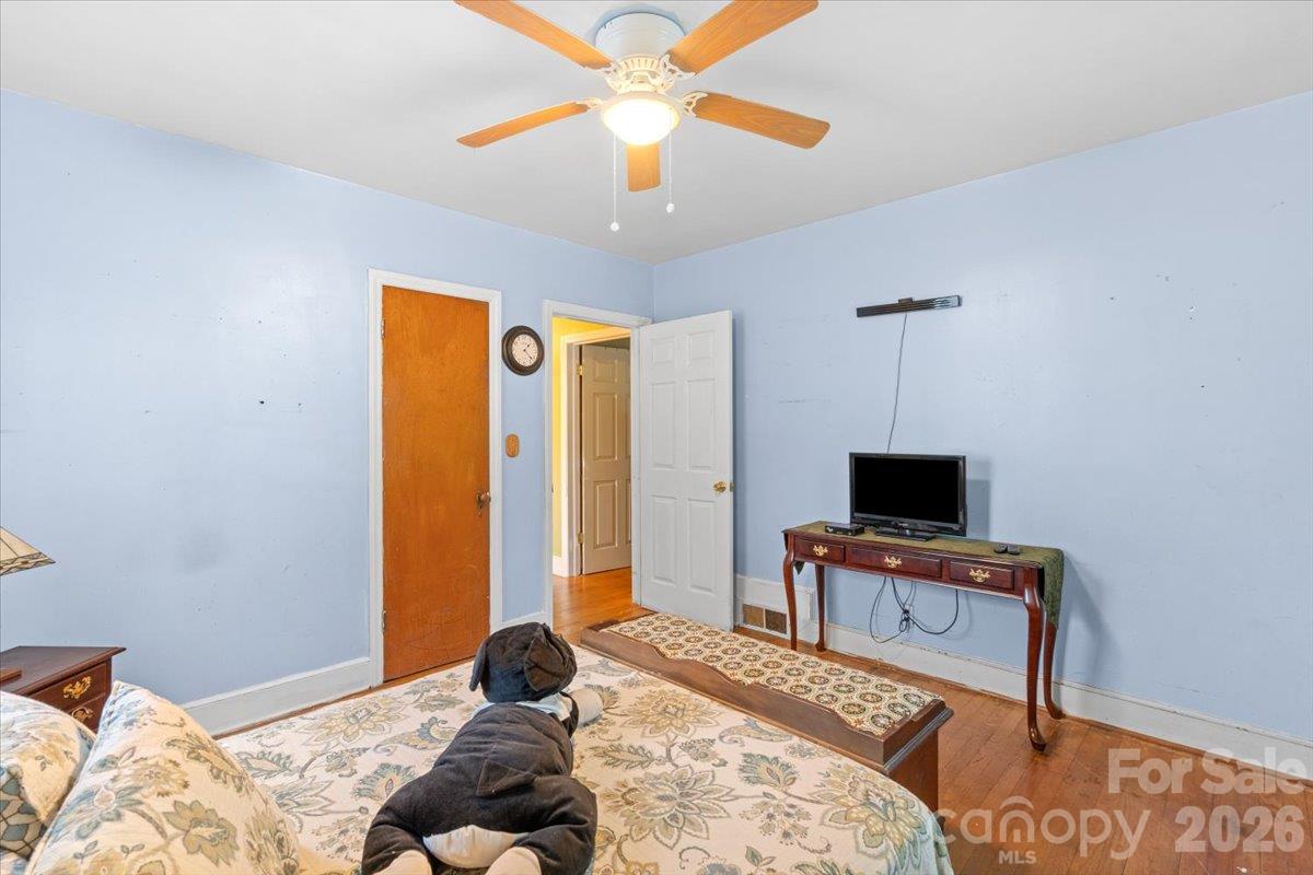 Single Family Residence at 1720 Flynwood Drive, Charlotte, photo 22 of 34