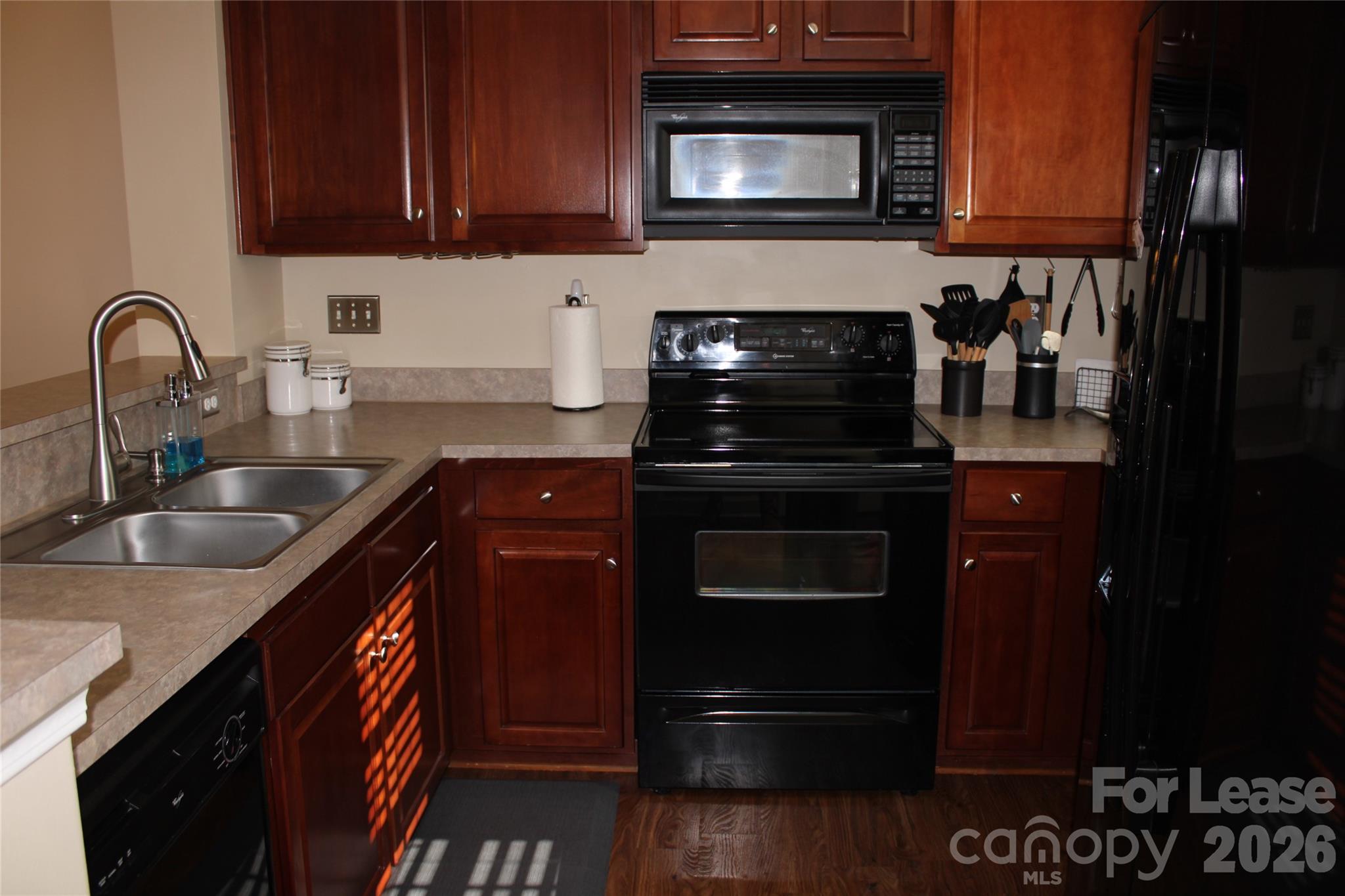 Townhouse at 13708 Anthea Lane, Huntersville, photo 2 of 30