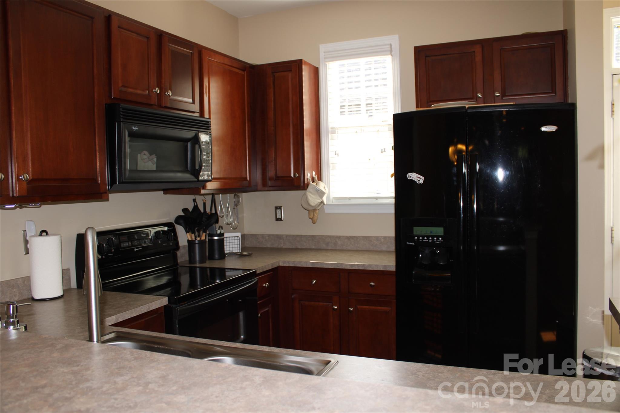 Townhouse at 13708 Anthea Lane, Huntersville, photo 5 of 30