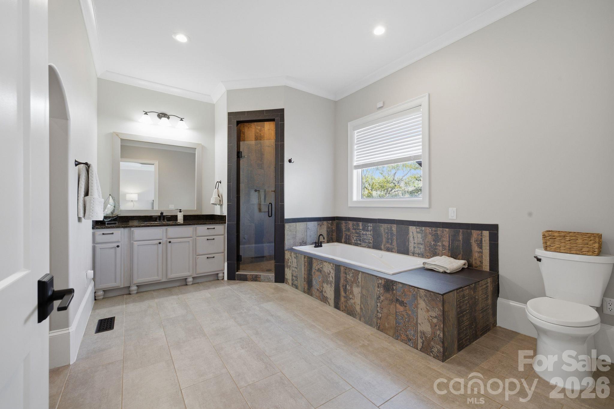 Secondary primary bathroom. - 112 Birdsong Lane, Mooresville