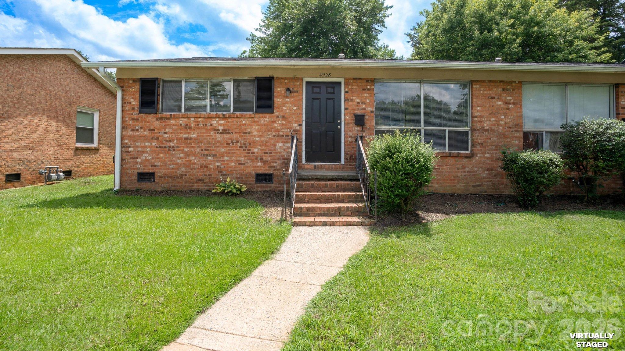 Duplex at 4926 Malibu Drive, Charlotte, photo 4 of 32