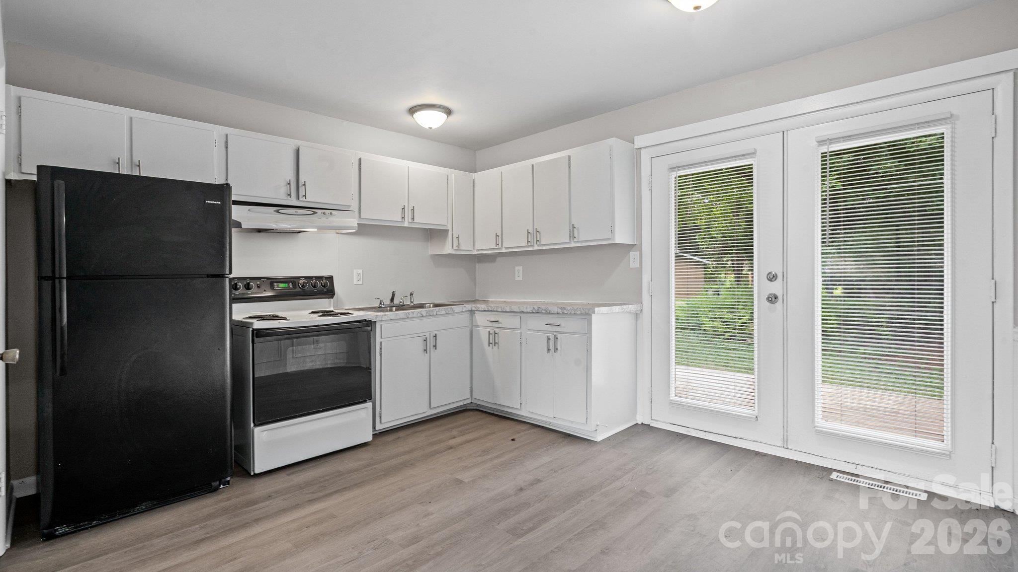 Duplex at 4926 Malibu Drive, Charlotte, photo 12 of 32