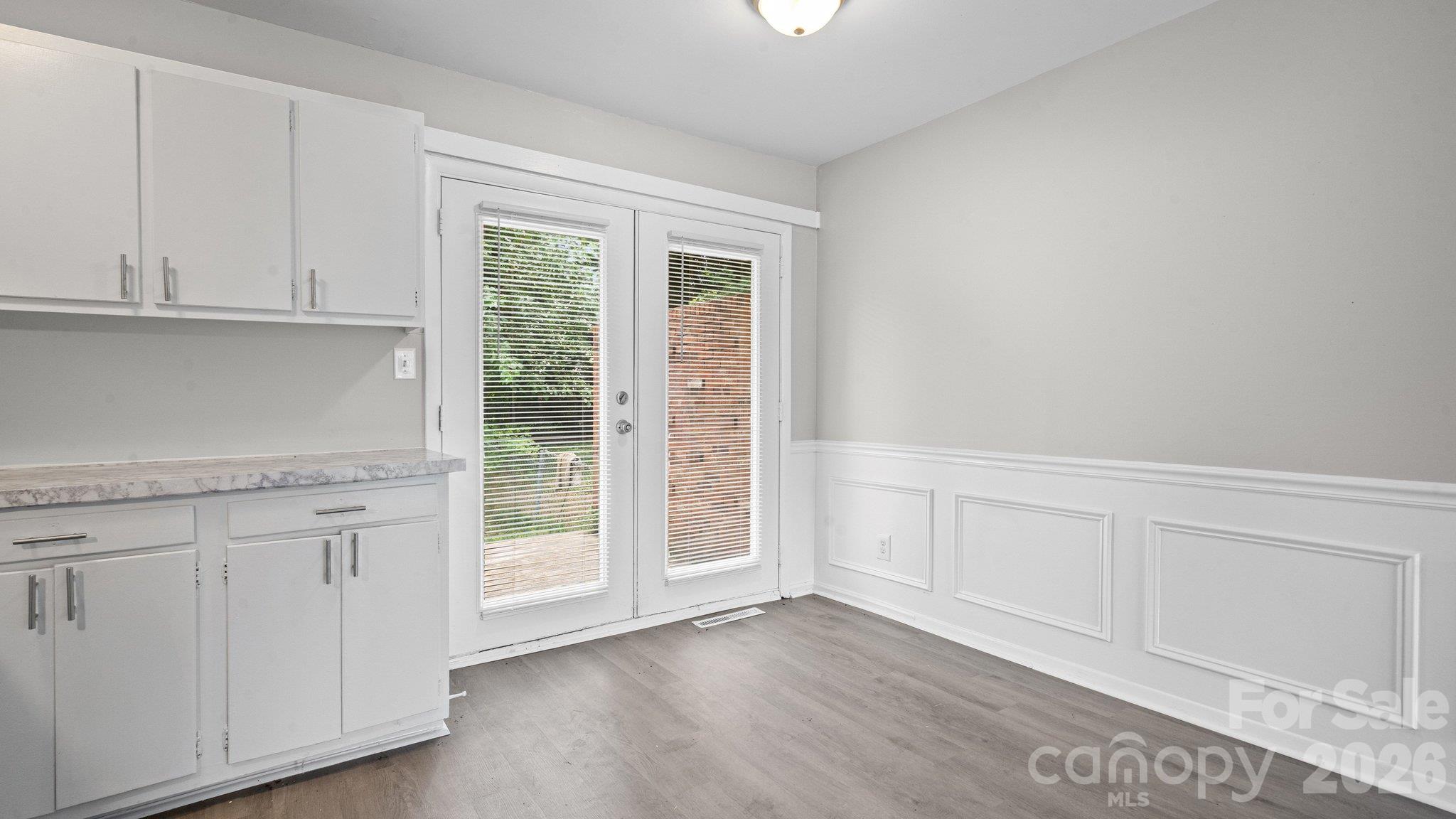 Duplex at 4926 Malibu Drive, Charlotte, photo 15 of 32