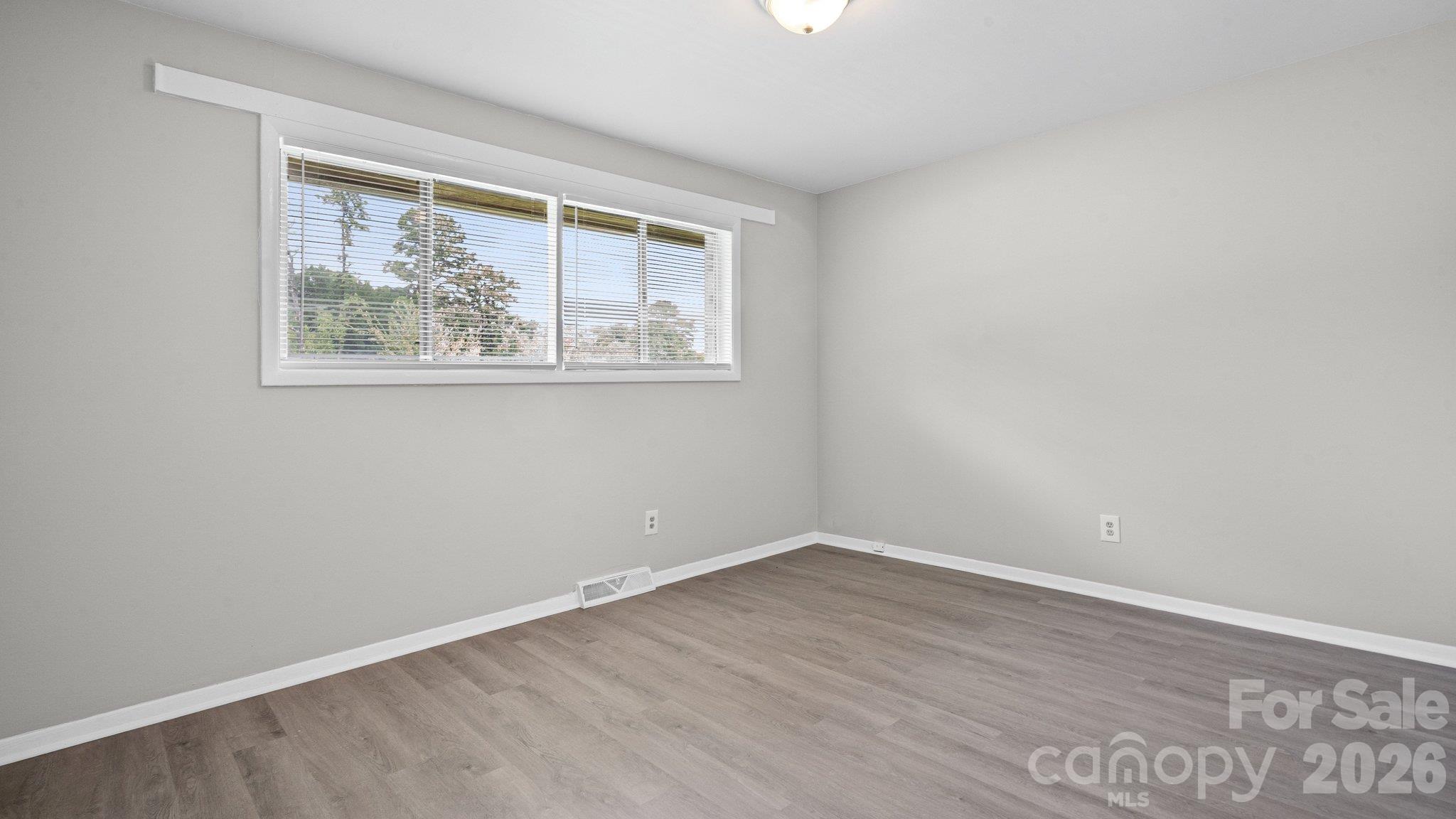 Duplex at 4926 Malibu Drive, Charlotte, photo 17 of 32