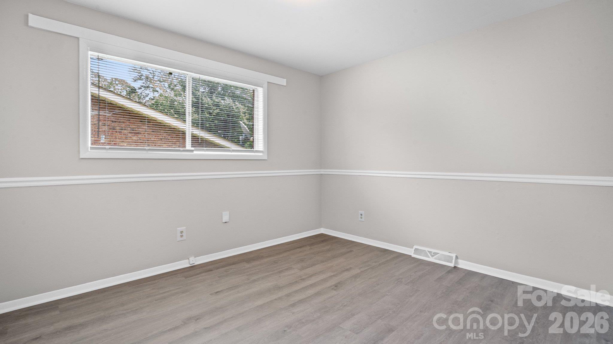 Duplex at 4926 Malibu Drive, Charlotte, photo 20 of 32