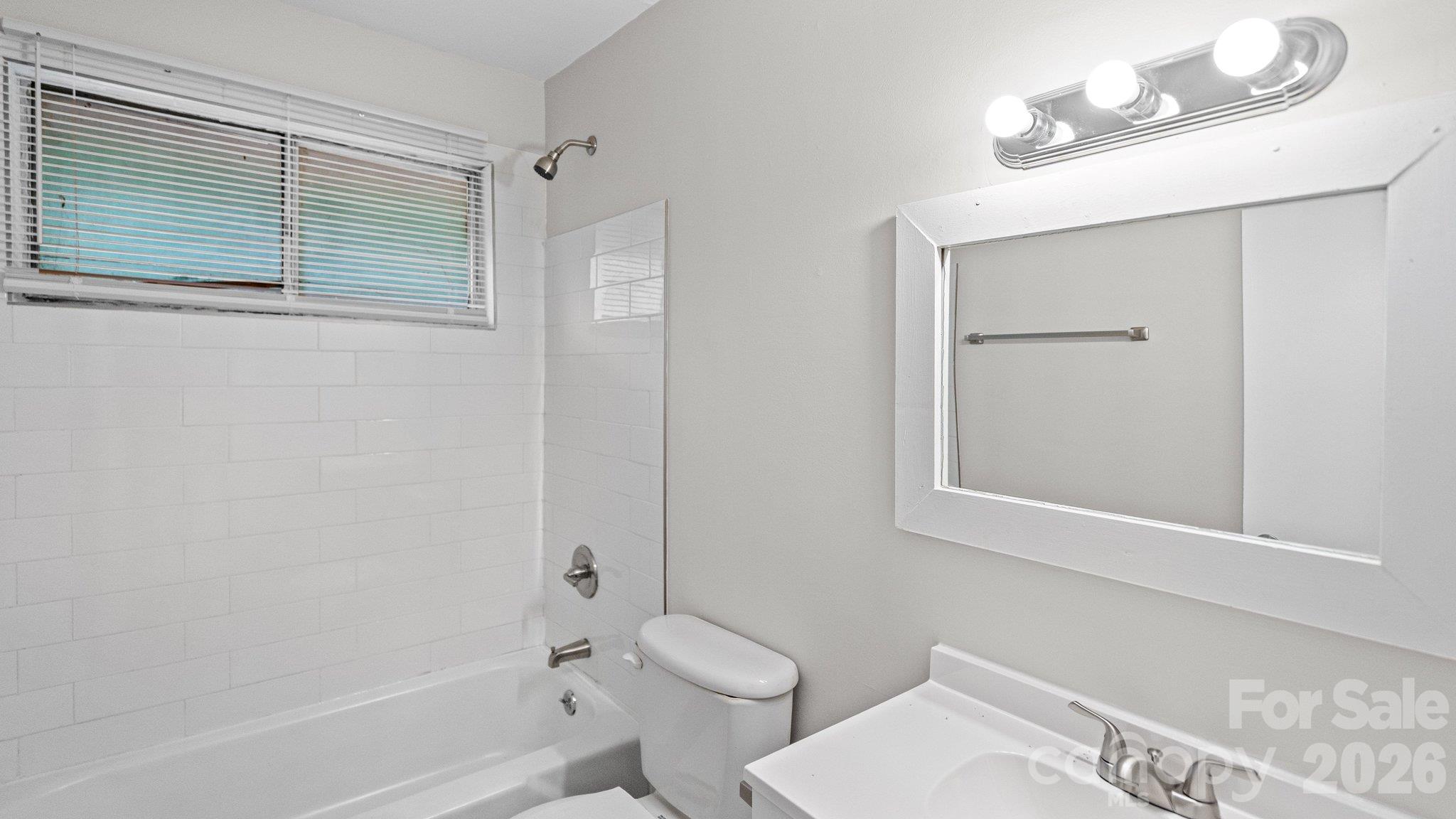 Duplex at 4926 Malibu Drive, Charlotte, photo 24 of 32