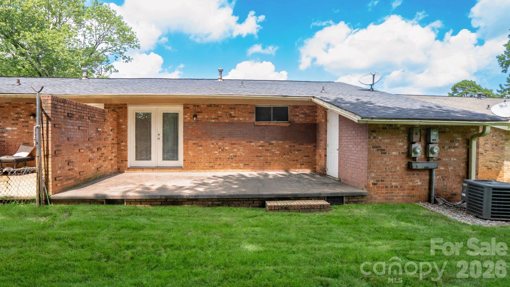 Duplex at 4926 Malibu Drive, Charlotte, photo 25 of 32