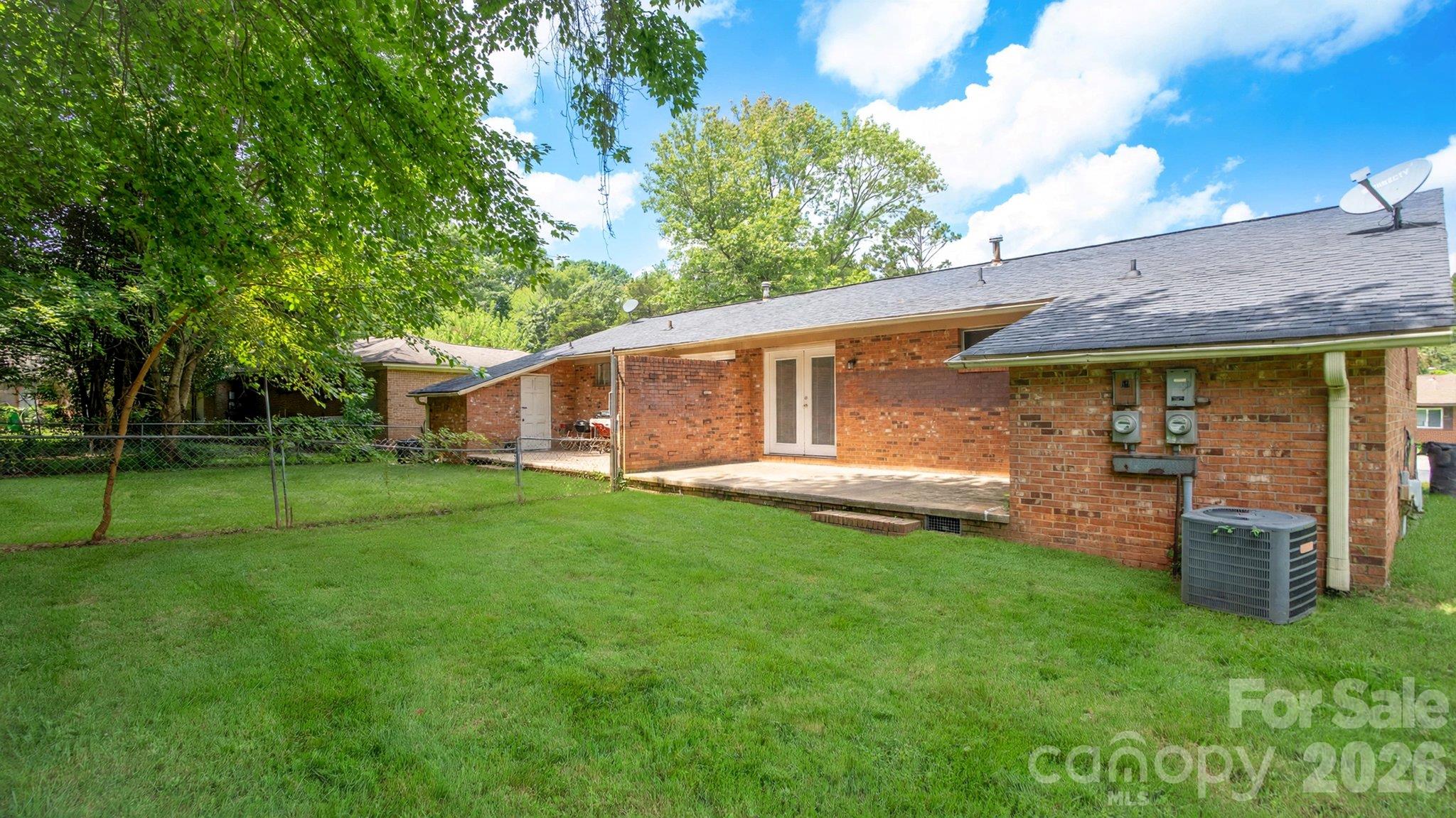 Duplex at 4926 Malibu Drive, Charlotte, photo 28 of 32