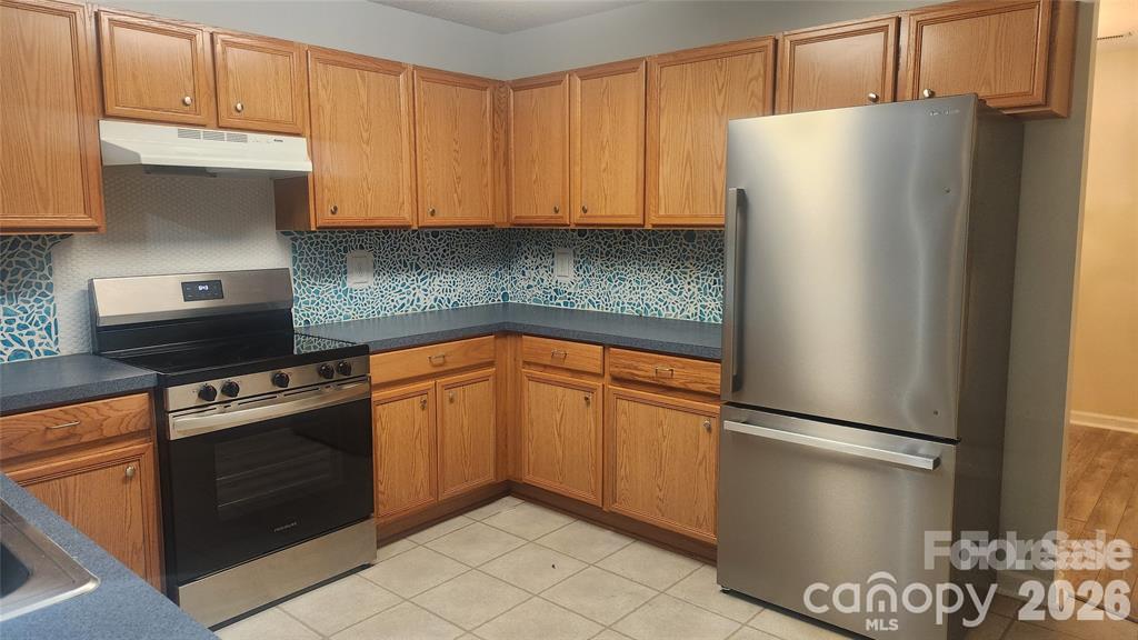 Condominium at 110 Steam Engine Drive, Mooresville, photo 6 of 23