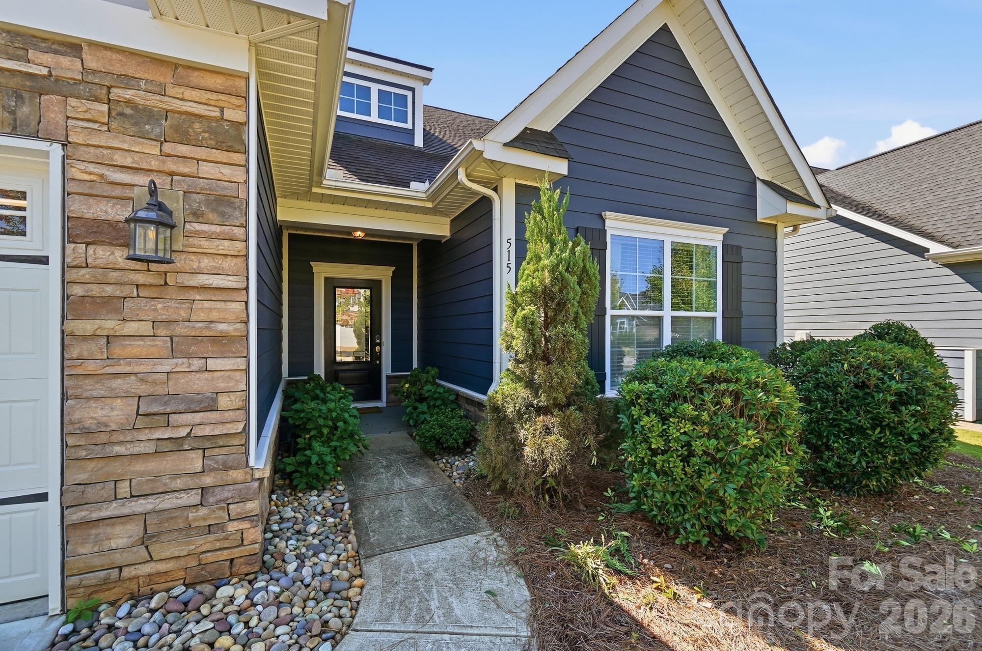 Single Family Residence at 515 Trillium Way, Belmont, photo 4 of 38