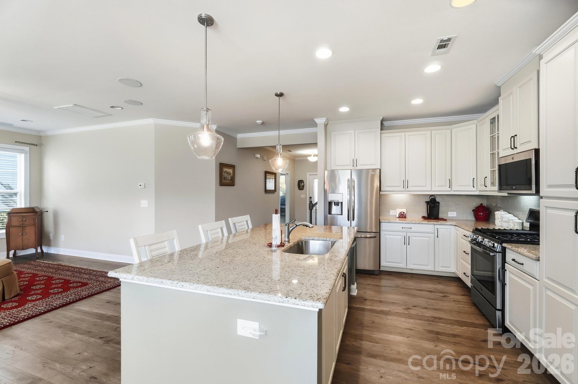 Single Family Residence at 515 Trillium Way, Belmont, photo 13 of 38