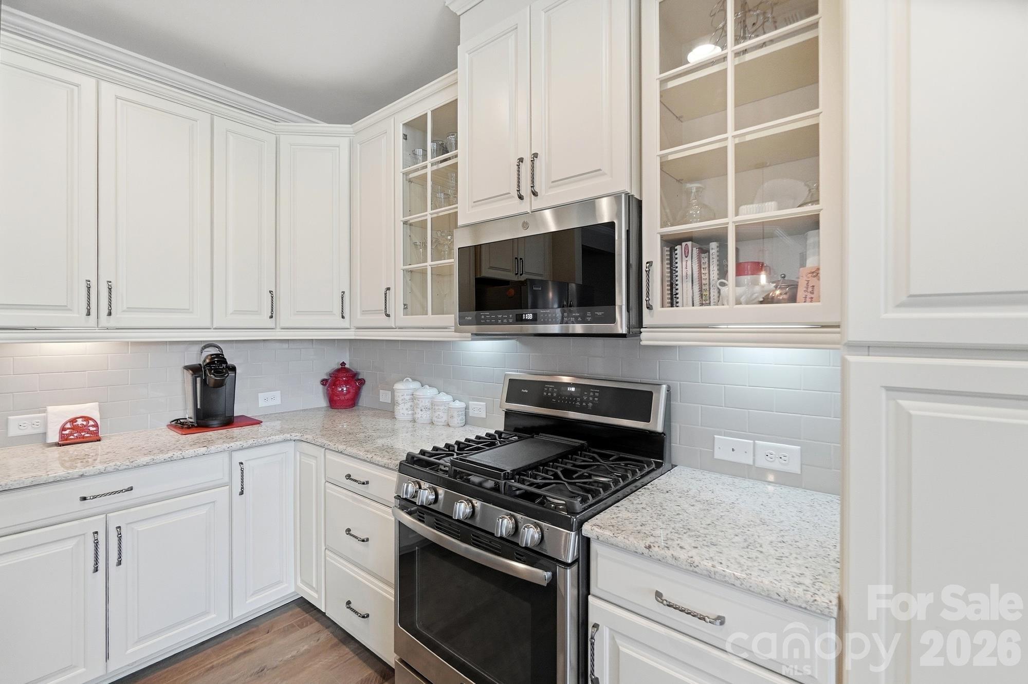 Single Family Residence at 515 Trillium Way, Belmont, photo 15 of 38