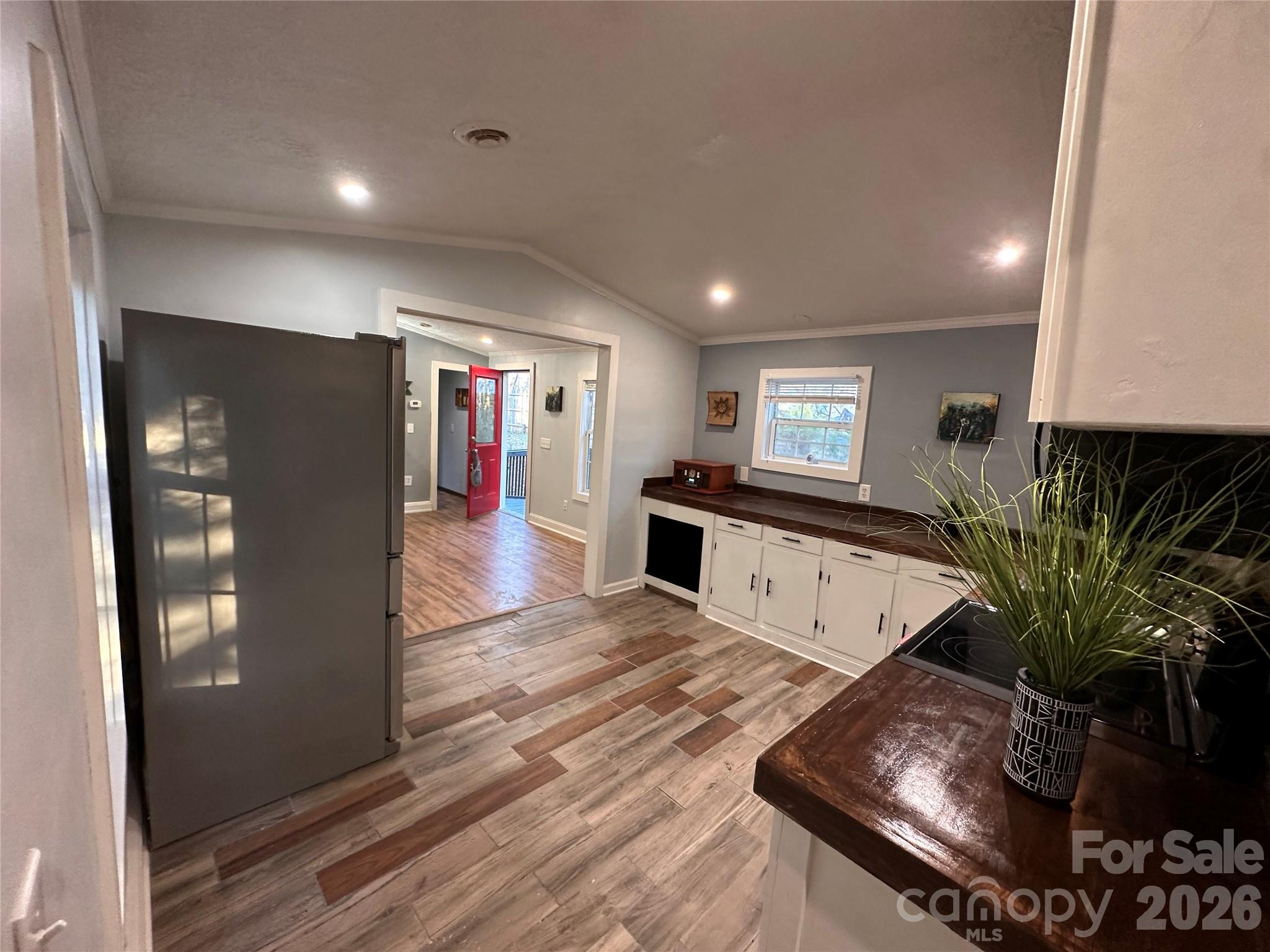 Custom Kitchen - 113 Highlander Street, Morganton