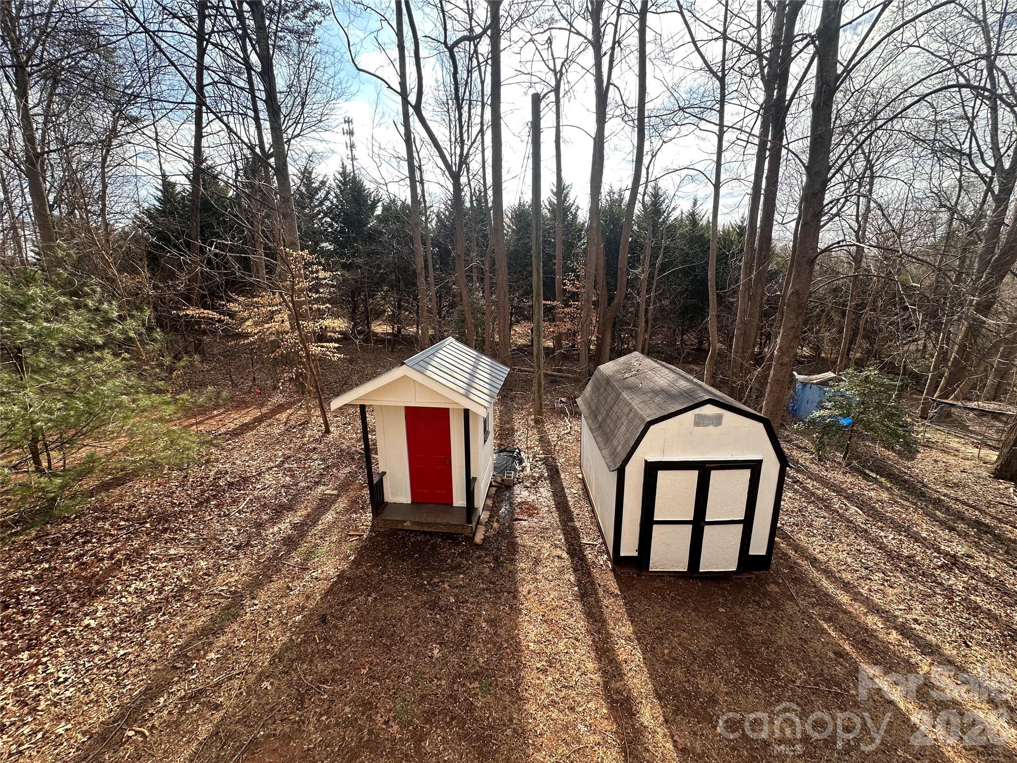 Two Sheds & Firepit - 113 Highlander Street, Morganton