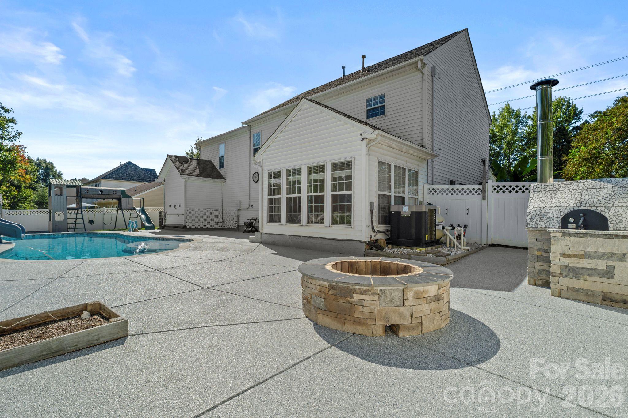 Single Family Residence at 4105 Autumn Cove Drive, Clover, photo 33 of 43